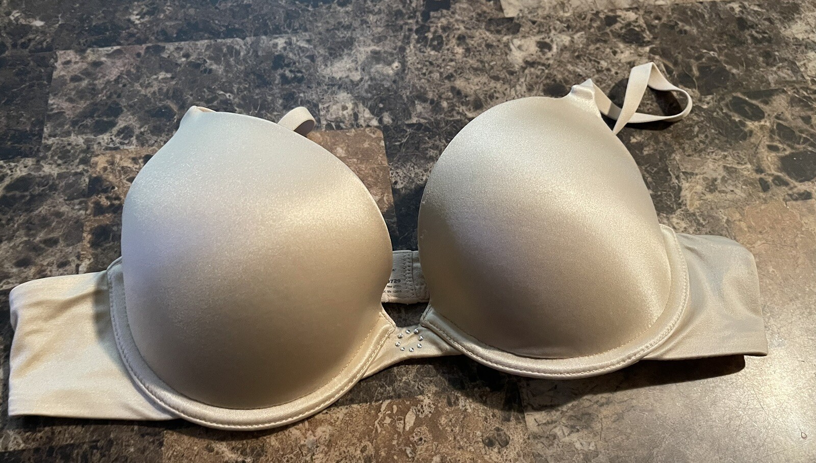 VINTAGE MAIDENFORM BRA! 36 A. BEIGE