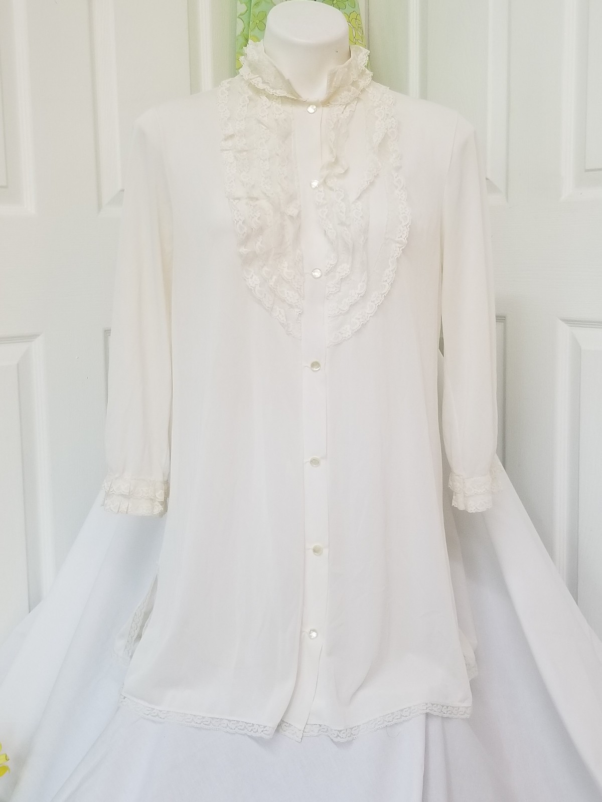 Vintage Carol Brent Slick Nylon Lace Poet Blouse Nightshirt Gown Pajama Top M/34
