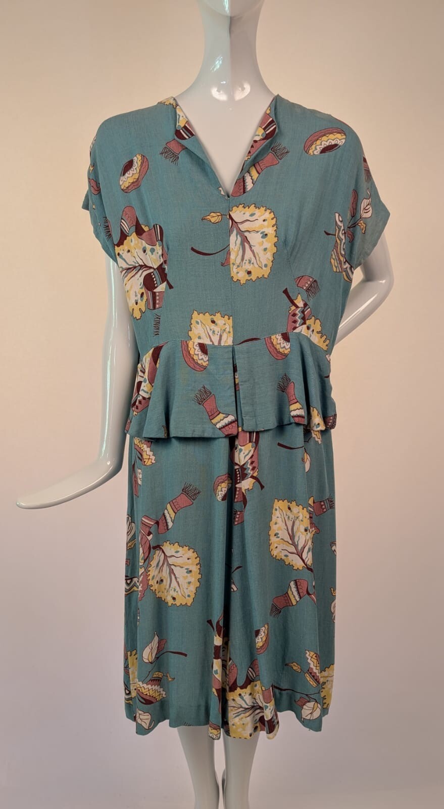 VINTAGE 1940’S BEAUTIFUL SOUTHWEST PRINT LINEN DRESS W PEPLUM WAIST