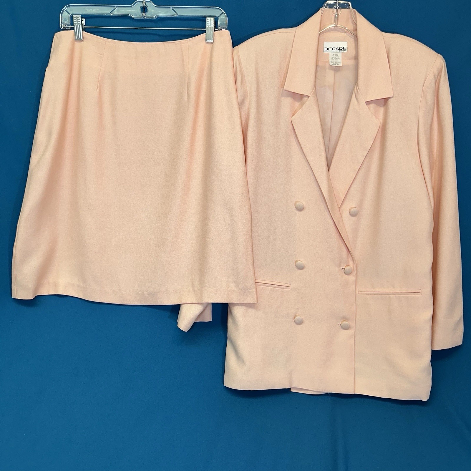 Vintage Decades Design Women’s Skirt Suit Size 12 Shoulder Pads Peach Lined