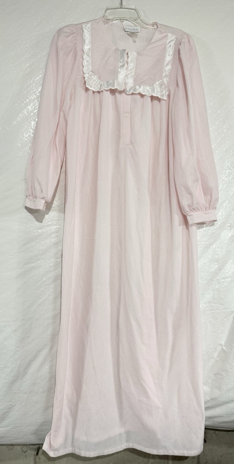 Vtg KOMAR Sz M Pink Striped Sparkle Scalloped Satin Collar Victorian Cottage USA