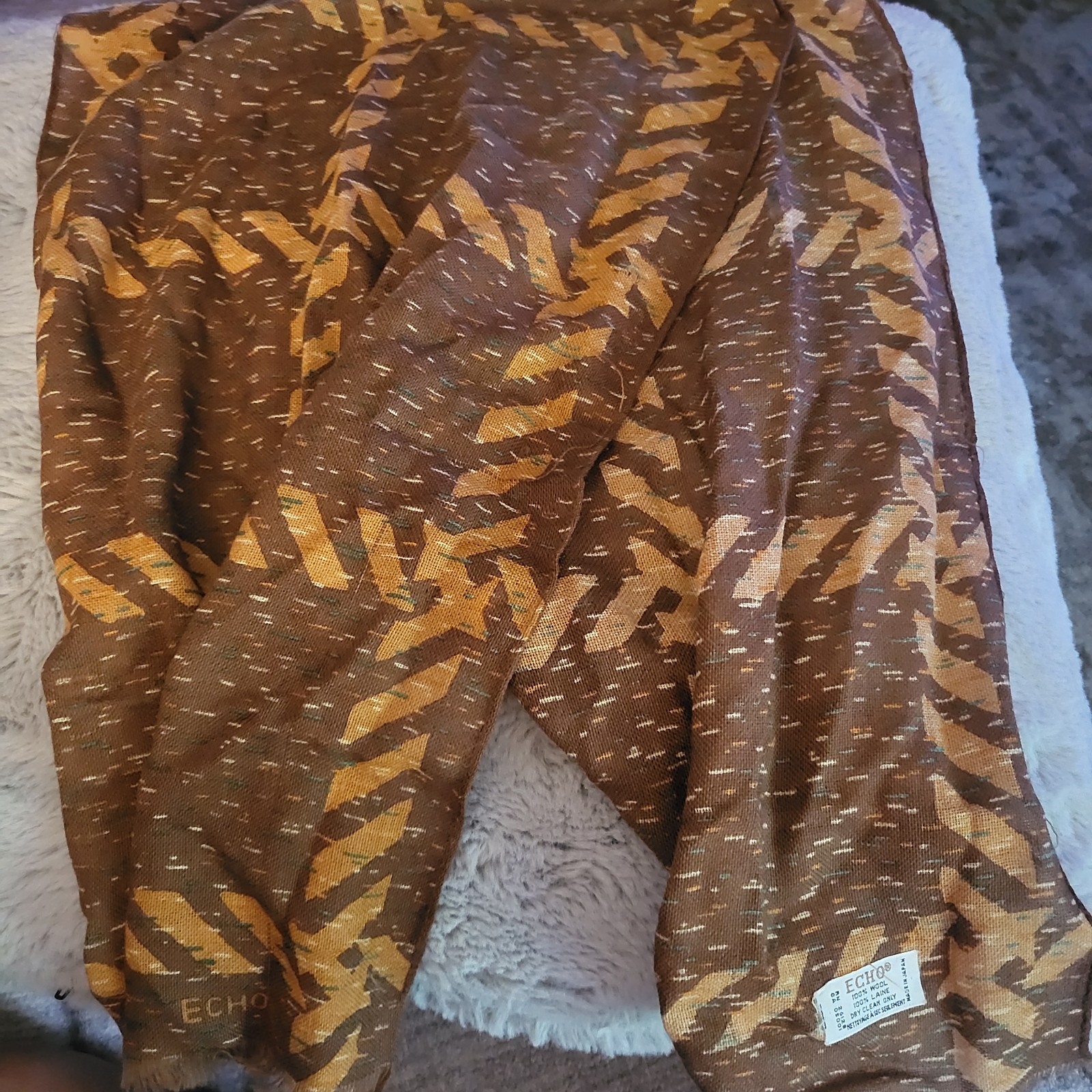 ECHO 1970’s Long Scarf Shawl Neckerchief 47×15 Inches