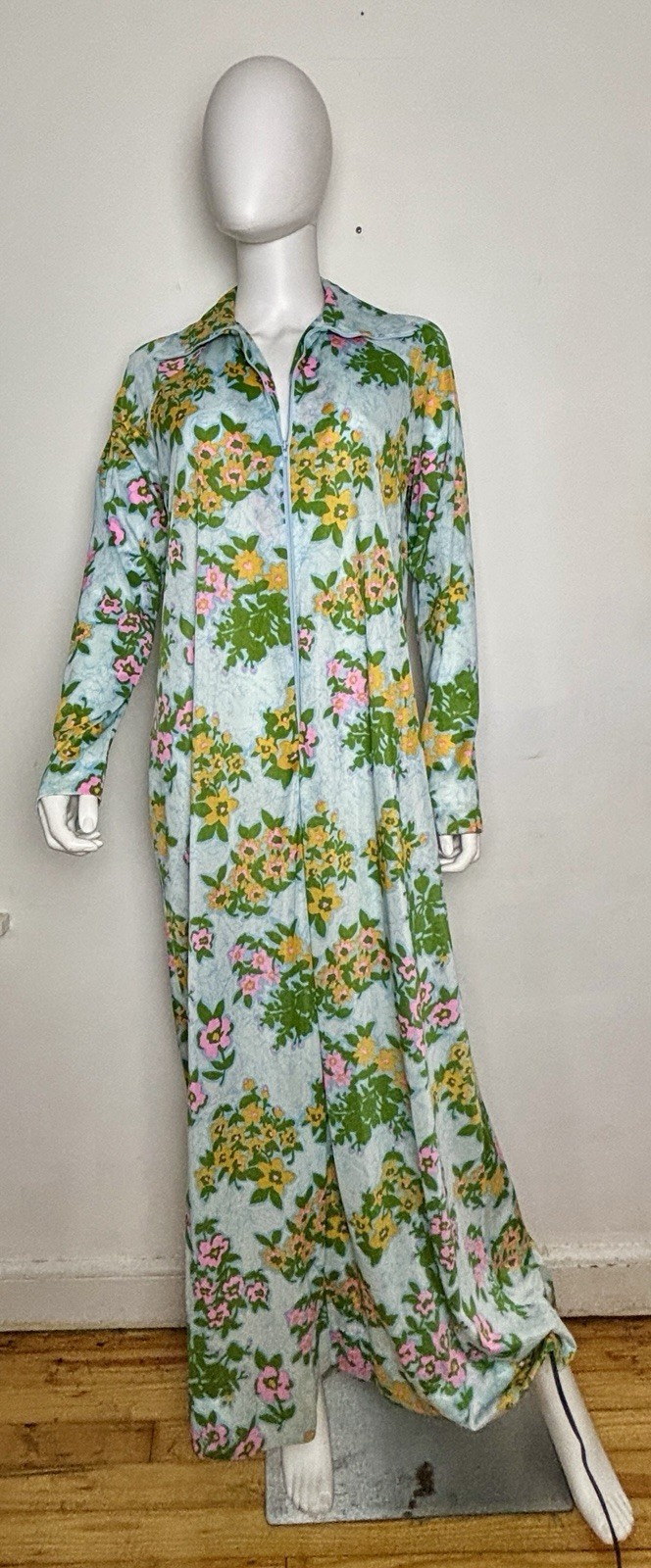 Vintage 1970’s Le Voy’s Baby Blue Floral Maxi Hostess Kaftan Dress