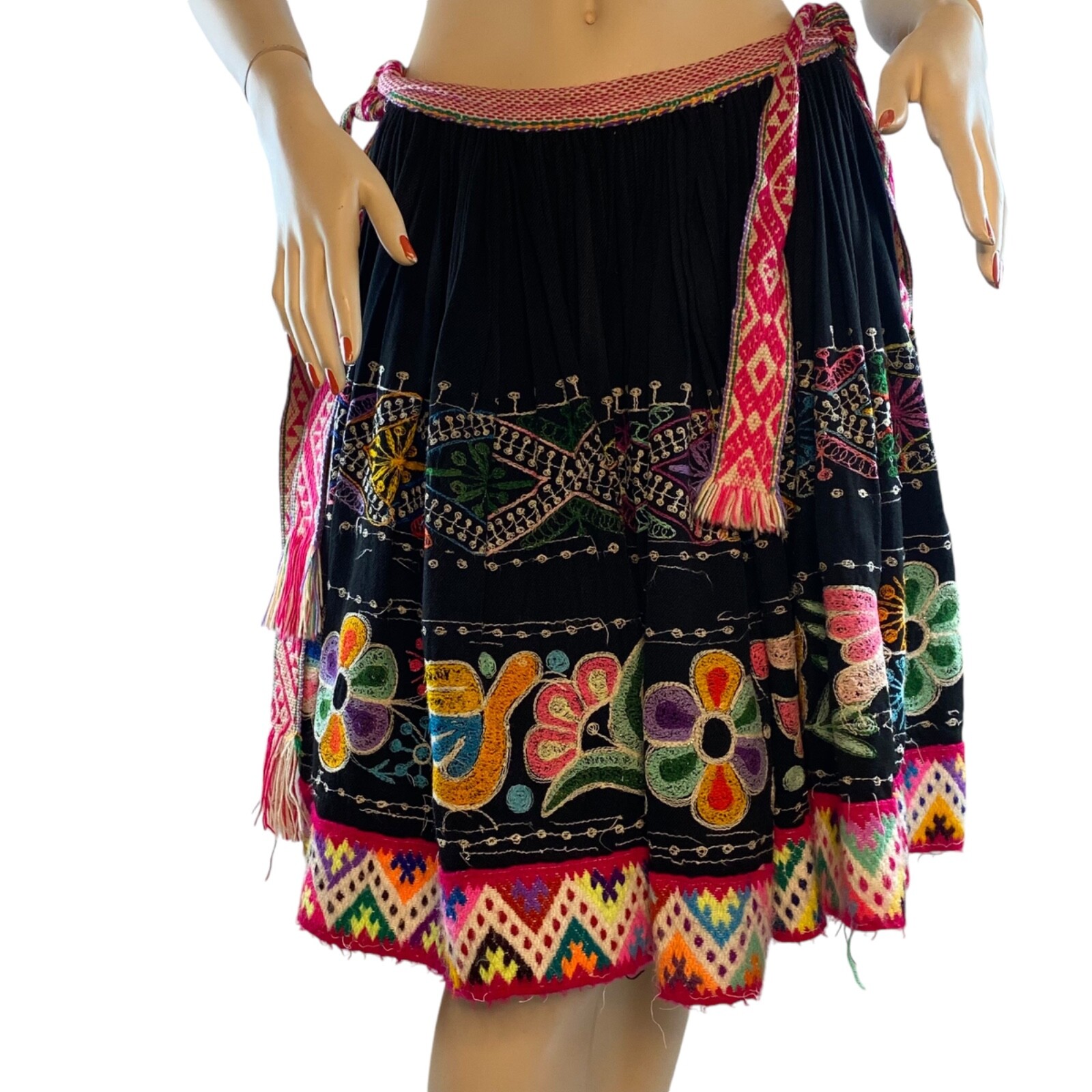 Vintage Peruvian Embroidered Wool Festival Costume Pollera Skirt Looks Handmade