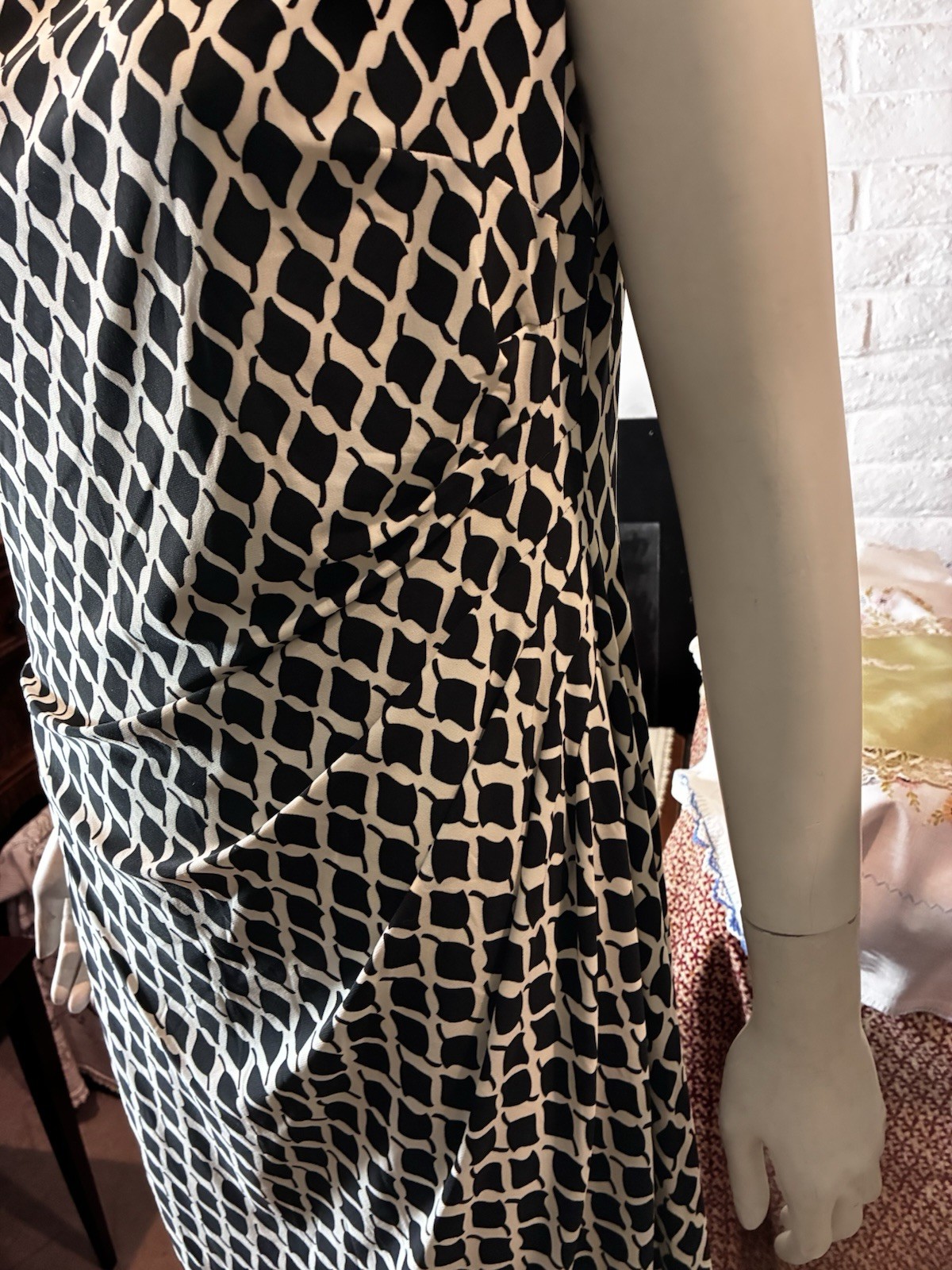 Vintage Ralph Lauren geo print blk&wht rutched side lined poly blend 14 sheath