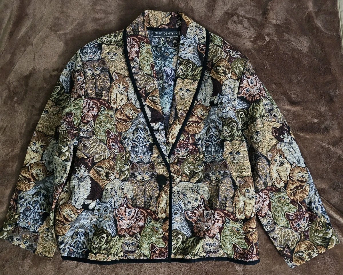 VINTAGE NEW IDENTITY AOP CAT TAPESTRY BLAZER SIZE L/XL?