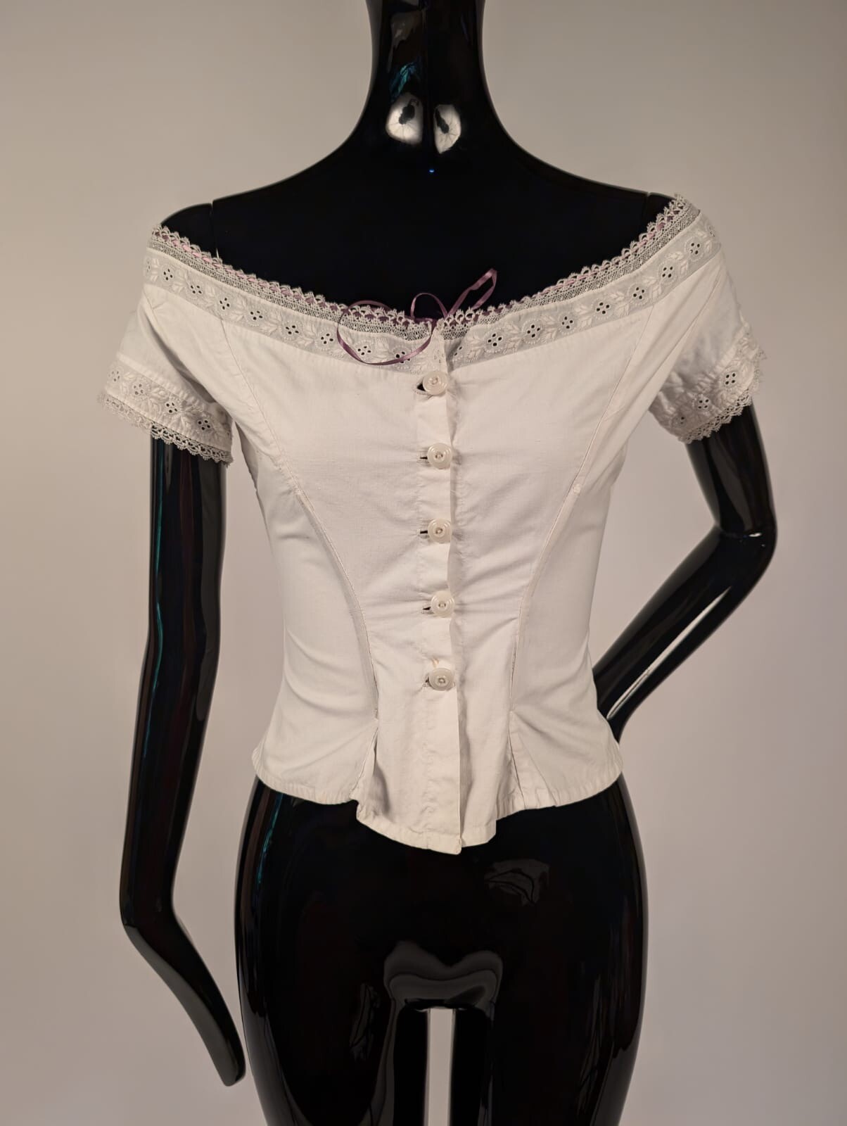 1870’S VICTORIAN BONED LINEN CAMISOLE TOP W WIDE SET EYELET NECKLINE