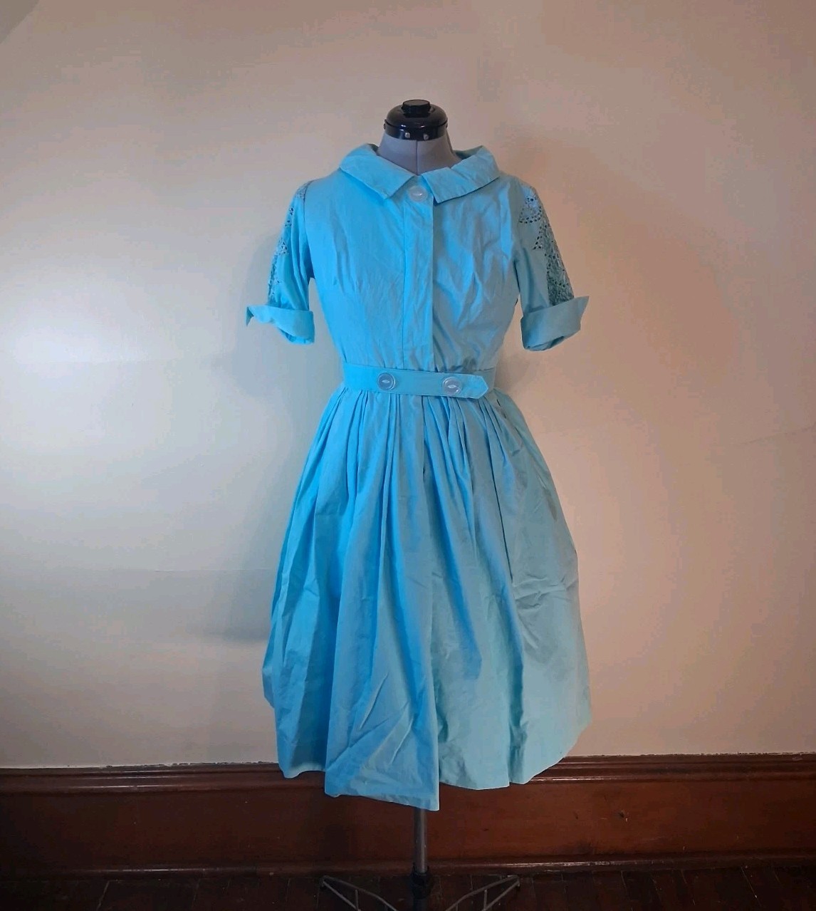 1950 60s Vintage Shirtwaist Dress, Blue Sz S Embroidered W Belt Dress Robins Egg