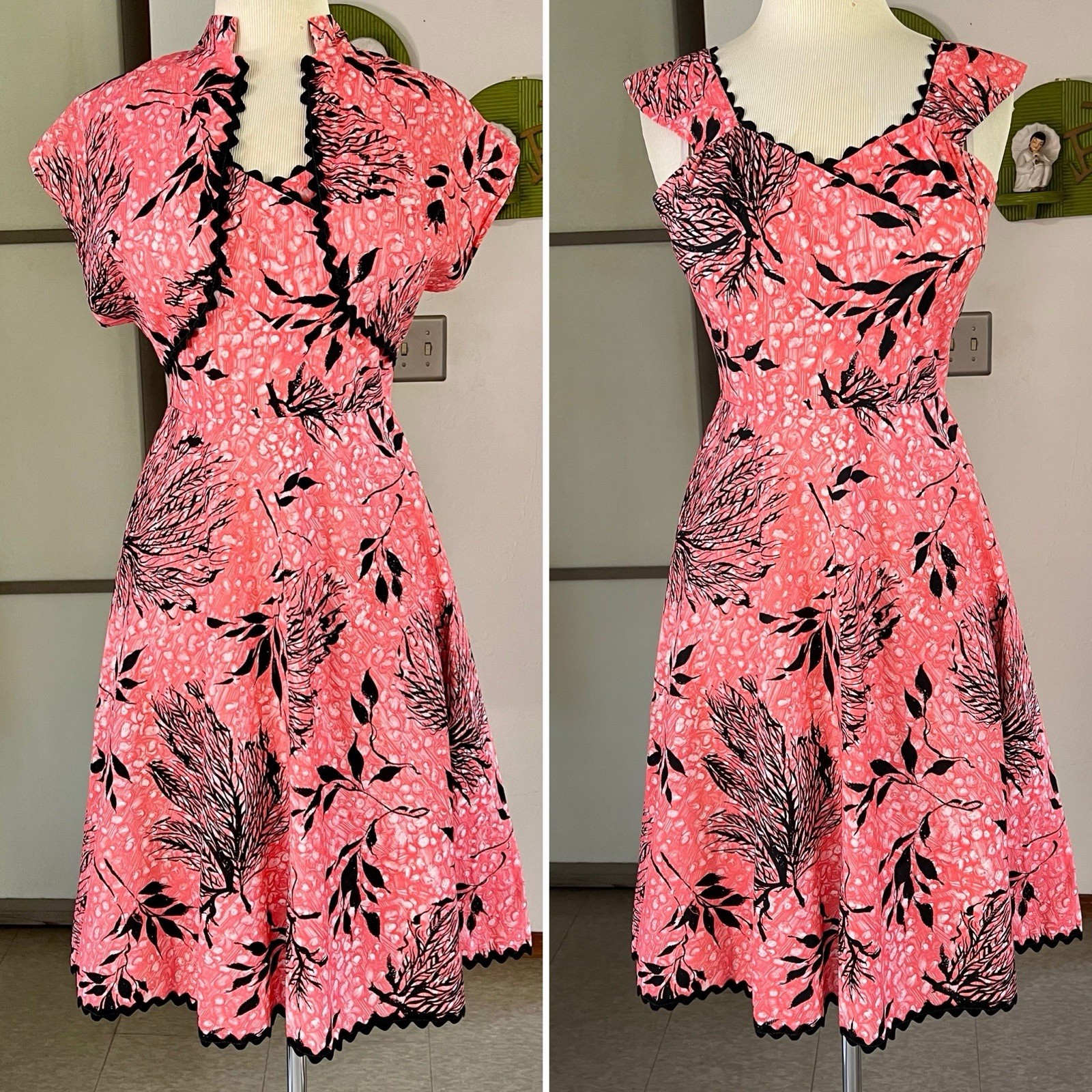 1950s Vintage Paradis Hawaii Coral Color Hawaiian Dress With Bolero Jacket 29w