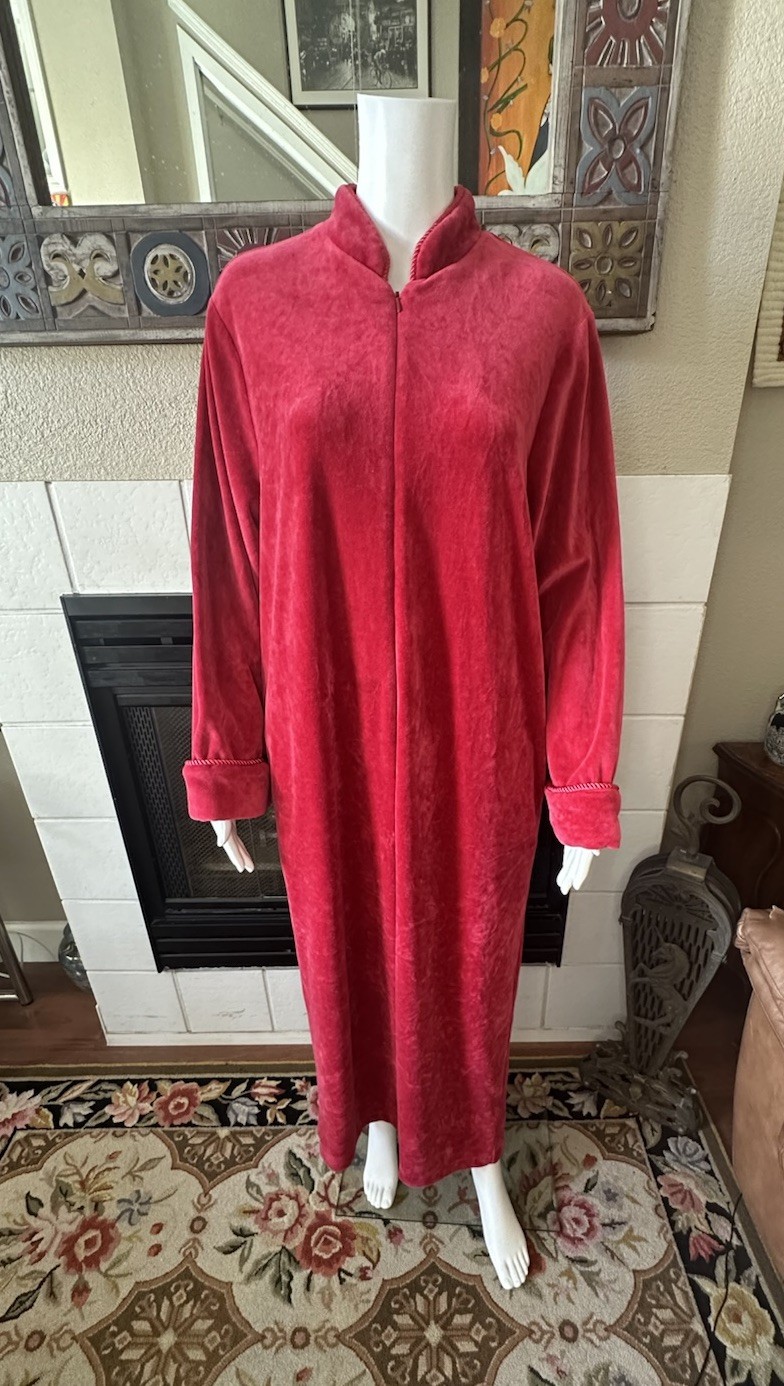Vtg Nordstrom Lingerie Velour robe sleepwear house coat Red Zip Up M/L
