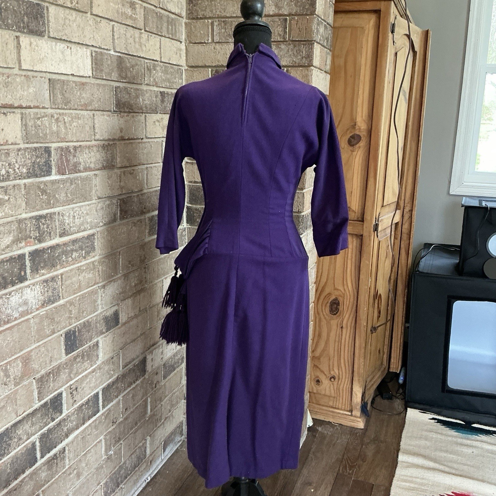 40s VTG Tailored Junior Purple Wool Wiggle Dress Tassle Hip Detail Size XS #37D7