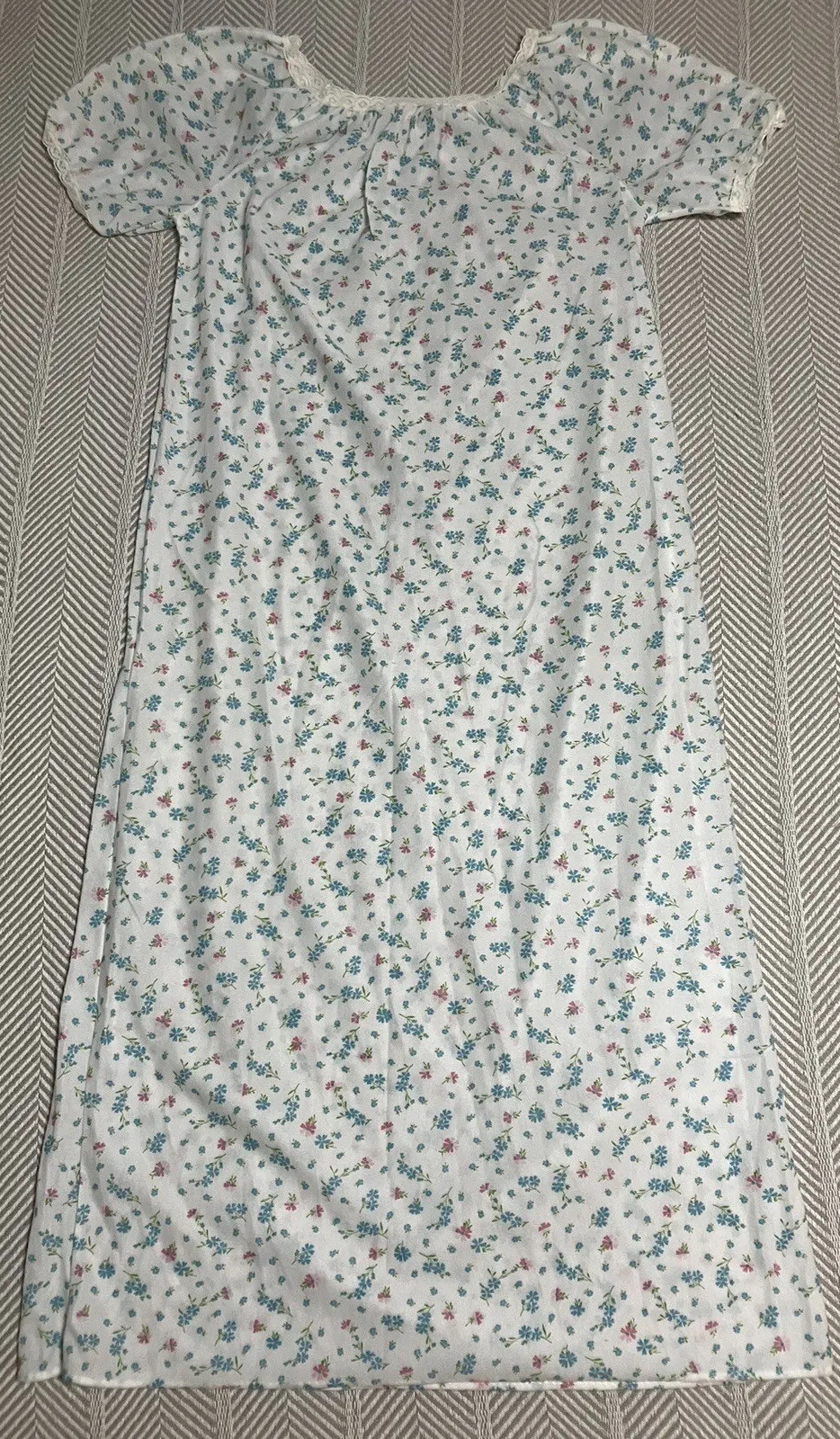 Floral Night Gown Mistra Vintage Acetate Nylon Blend Lace Trim Size Medium Blue