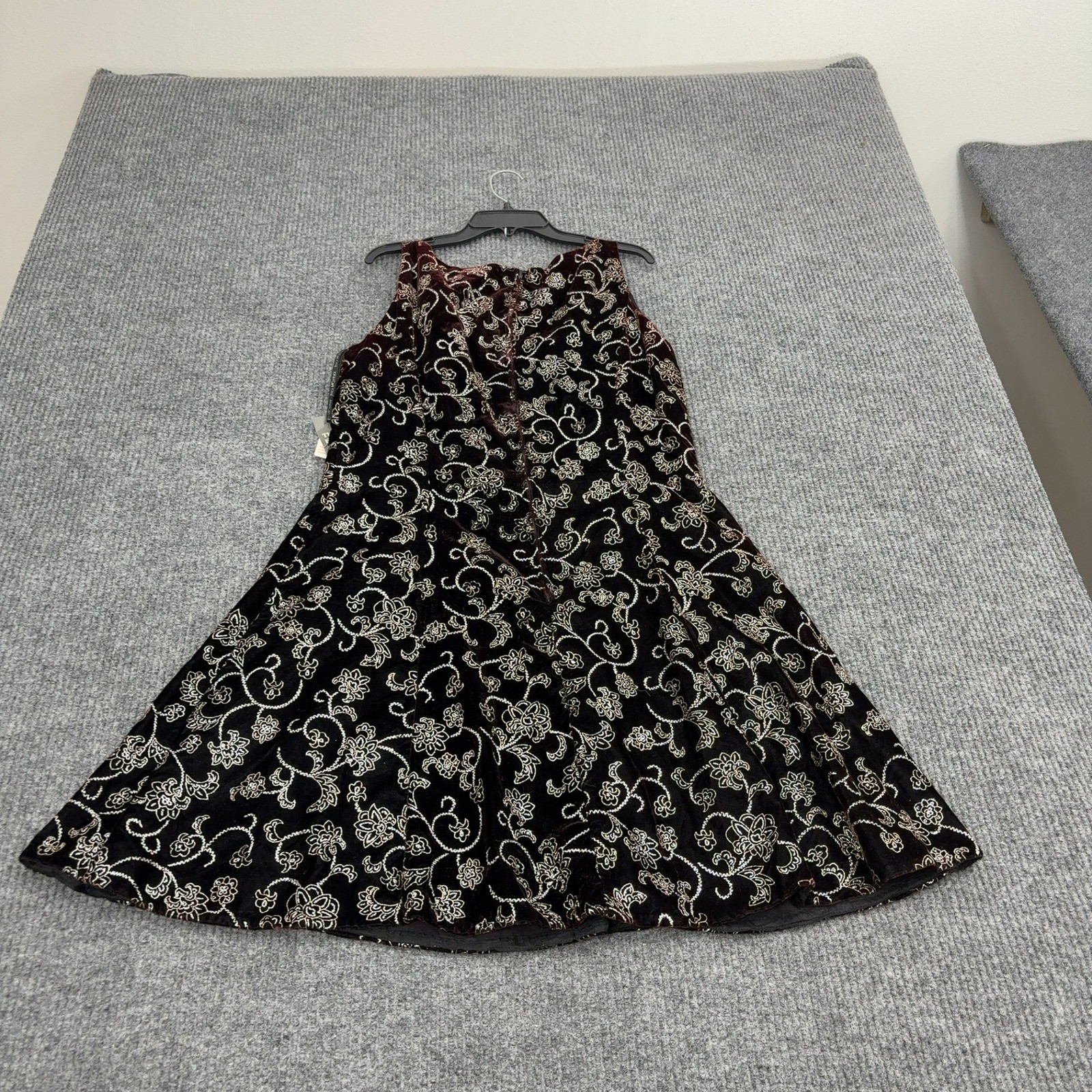 Vintage Scott McClintock Dress Womens 14 Burgundy Velvet Floral Embroidered Goth