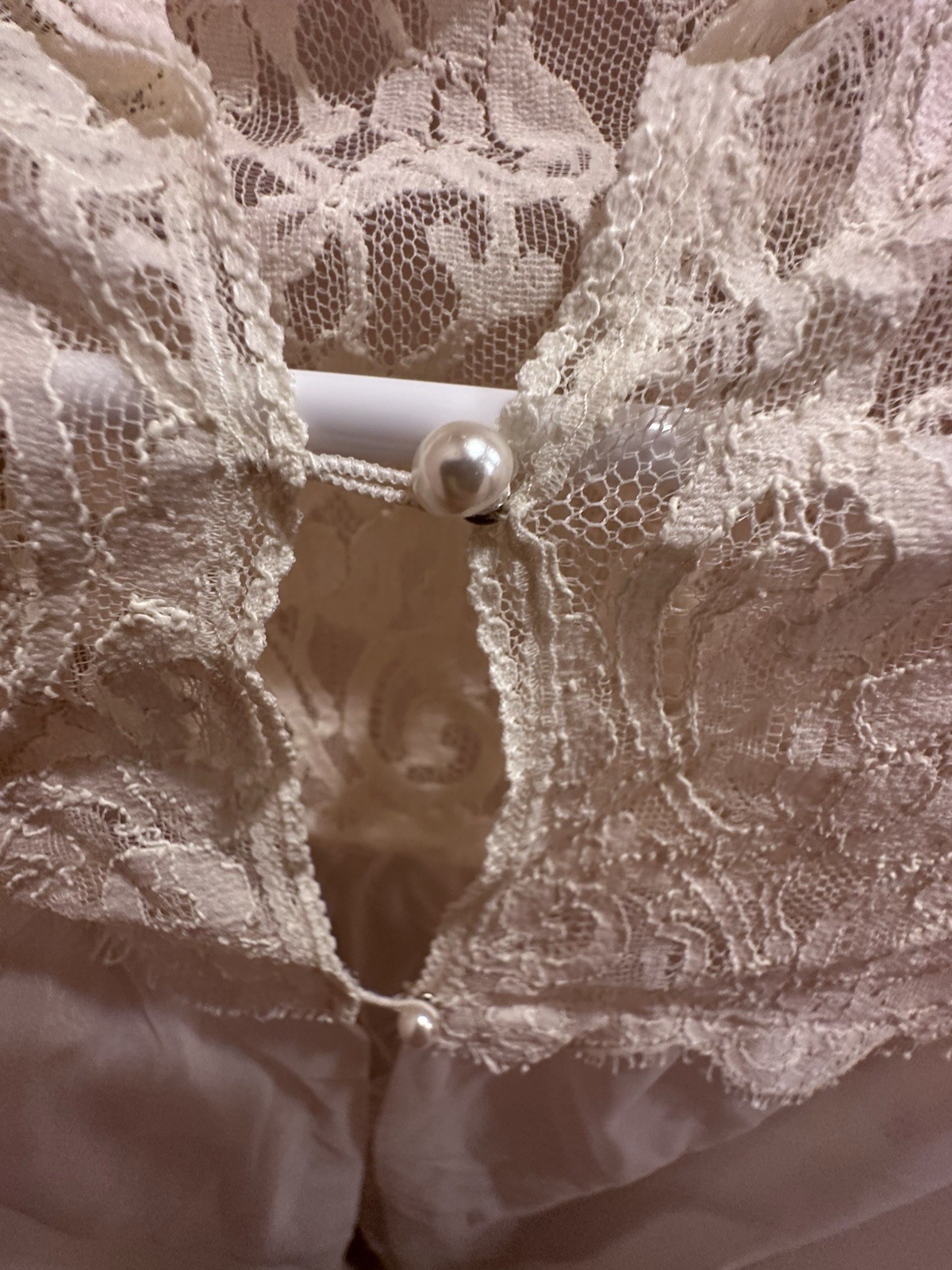 NWT Vanity Fair Ivory Lace Vintage Sheer Nightgown Robe Pearls Size Small