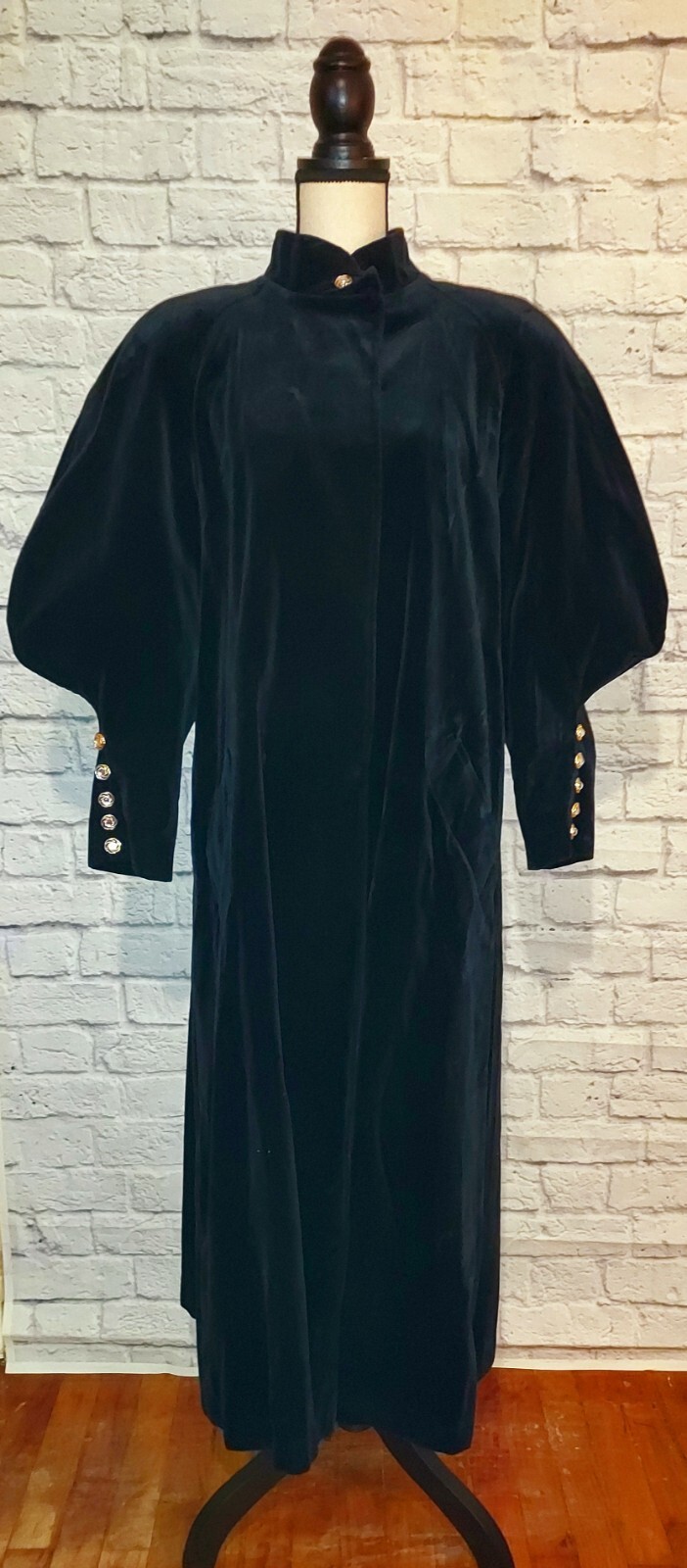 Vintage Cattiva Black Velvet Victorian Renaissance Puff Button Sleeve Overcoat