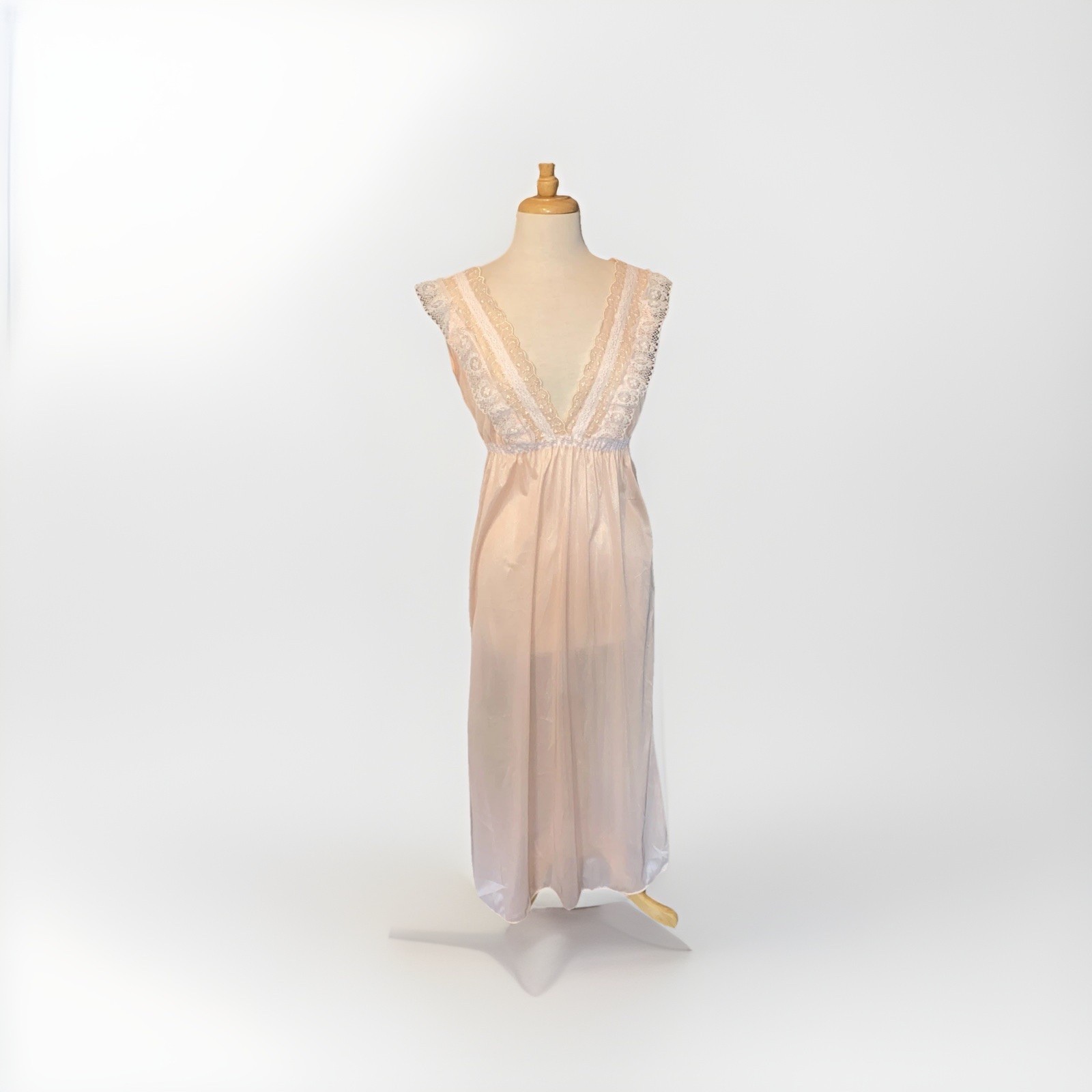 1960s Spotlight NY Nightgown Pink Lace Size Small