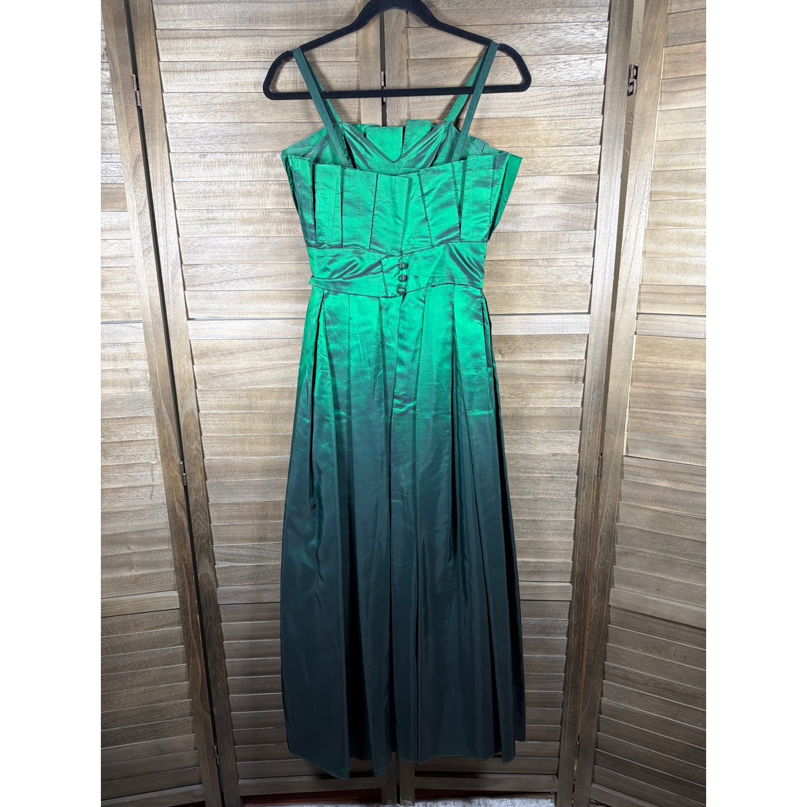 Alyce Designs Vintage Iridescent Green Taffeta Pleated Ball Gown Size 6 Formal