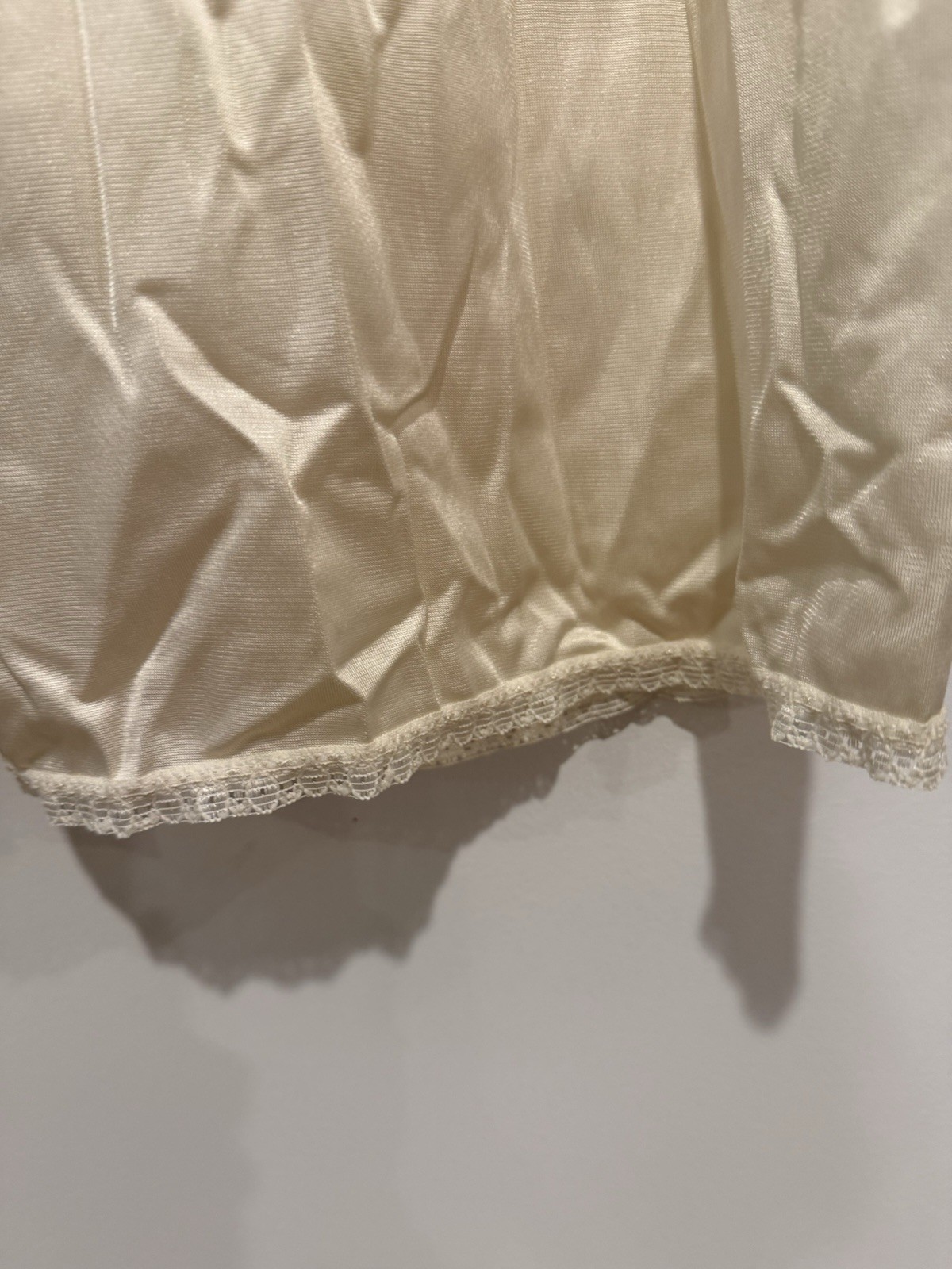 Vintage Bali Ivory Slip Shorts Medium Antron Nylon Pettipants Bloomers Modest