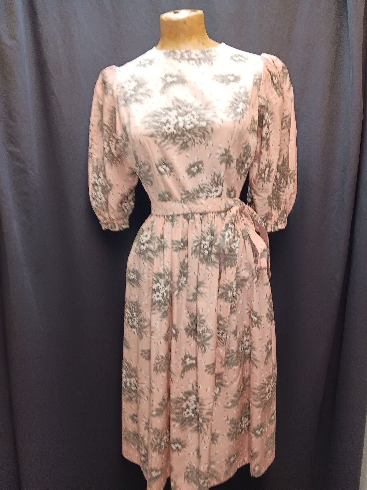 Vintage 1980’s Retro 40’s Style Pink Gray Rayon Dress Size S/M