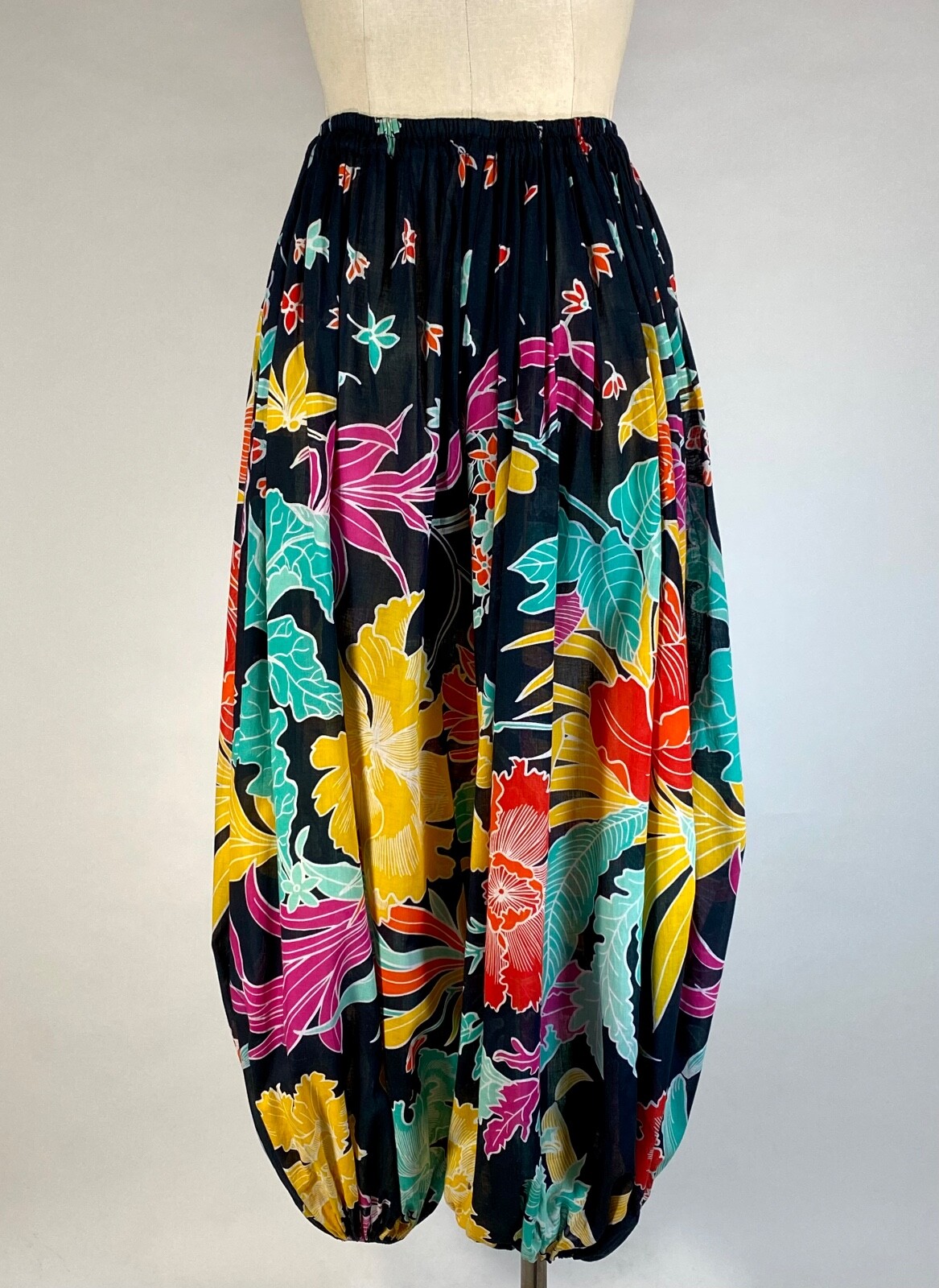 Vintage 1950’s lt wt cotton jungle print harem pants MOLLIE PARNIS / LIZ ARDEN L