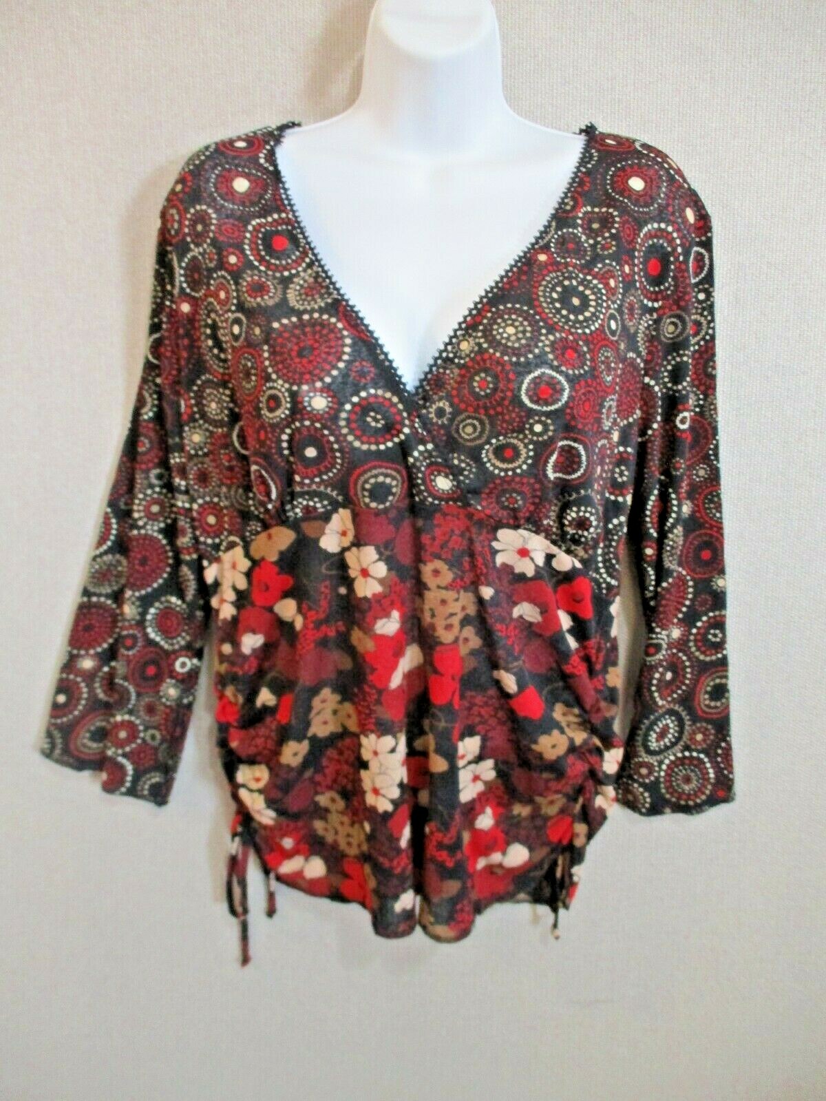 VTG Self Esteem Top Size 1X Surplice Floral