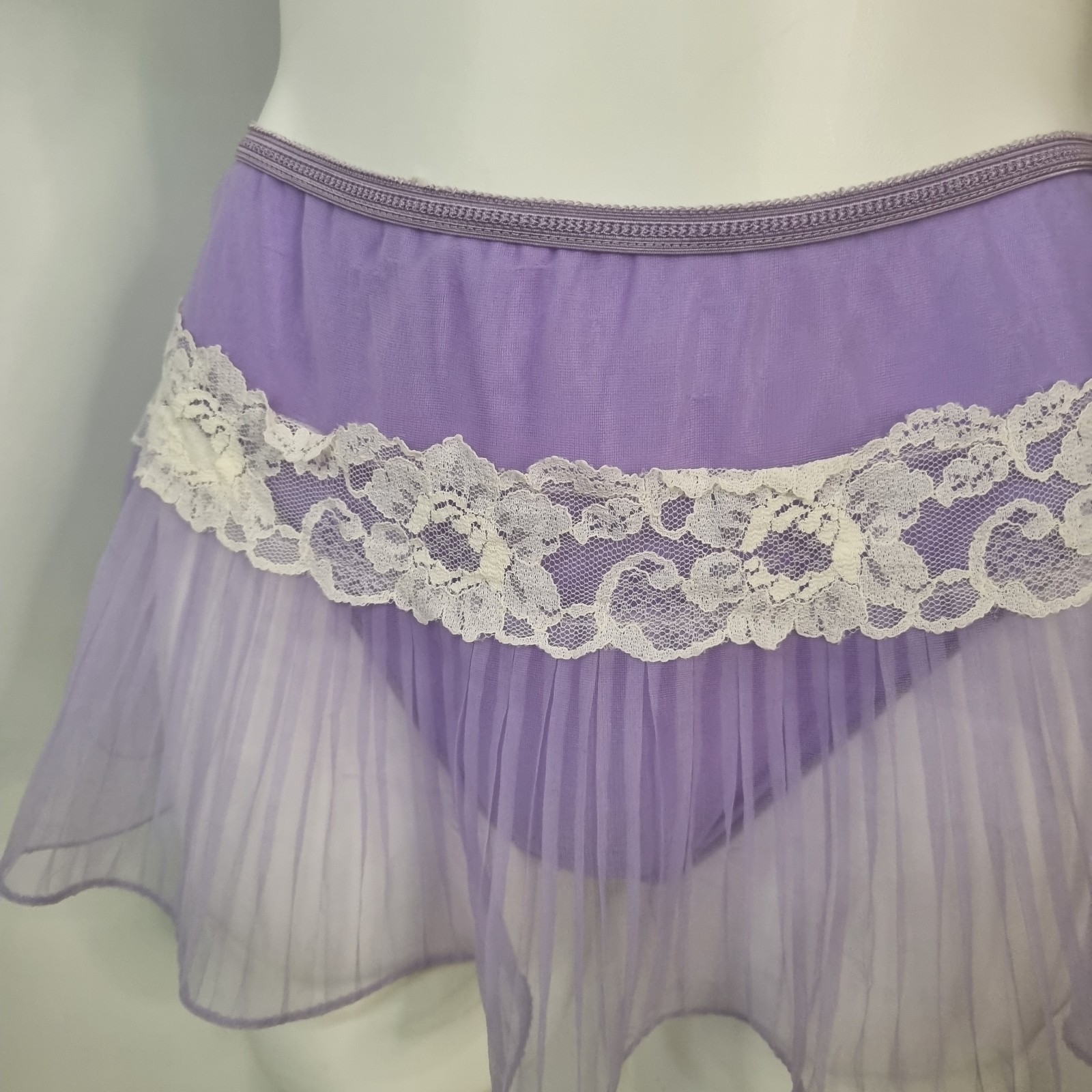 VTG 2 Peice Set Panty Bralette Skirt Sheer Accordion Nylon Mesh Lace Purple S