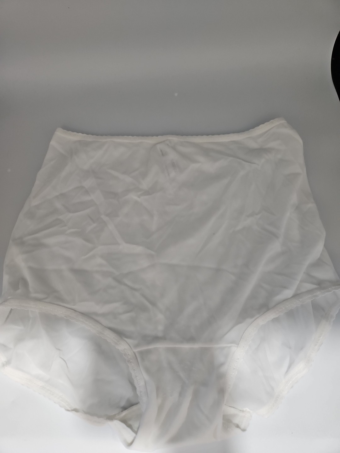BALI Vtg NOS Skimp Scamp Panties 2633 Sz XL/8 Wht Granny Nylon Sheer Gusset