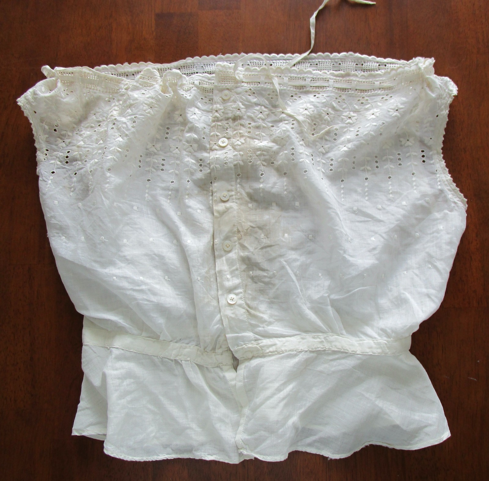 ANTIQUE 1900’s VICTORIAN CAMISOLE CORSET COVER LACE COTTON buttons sleeves