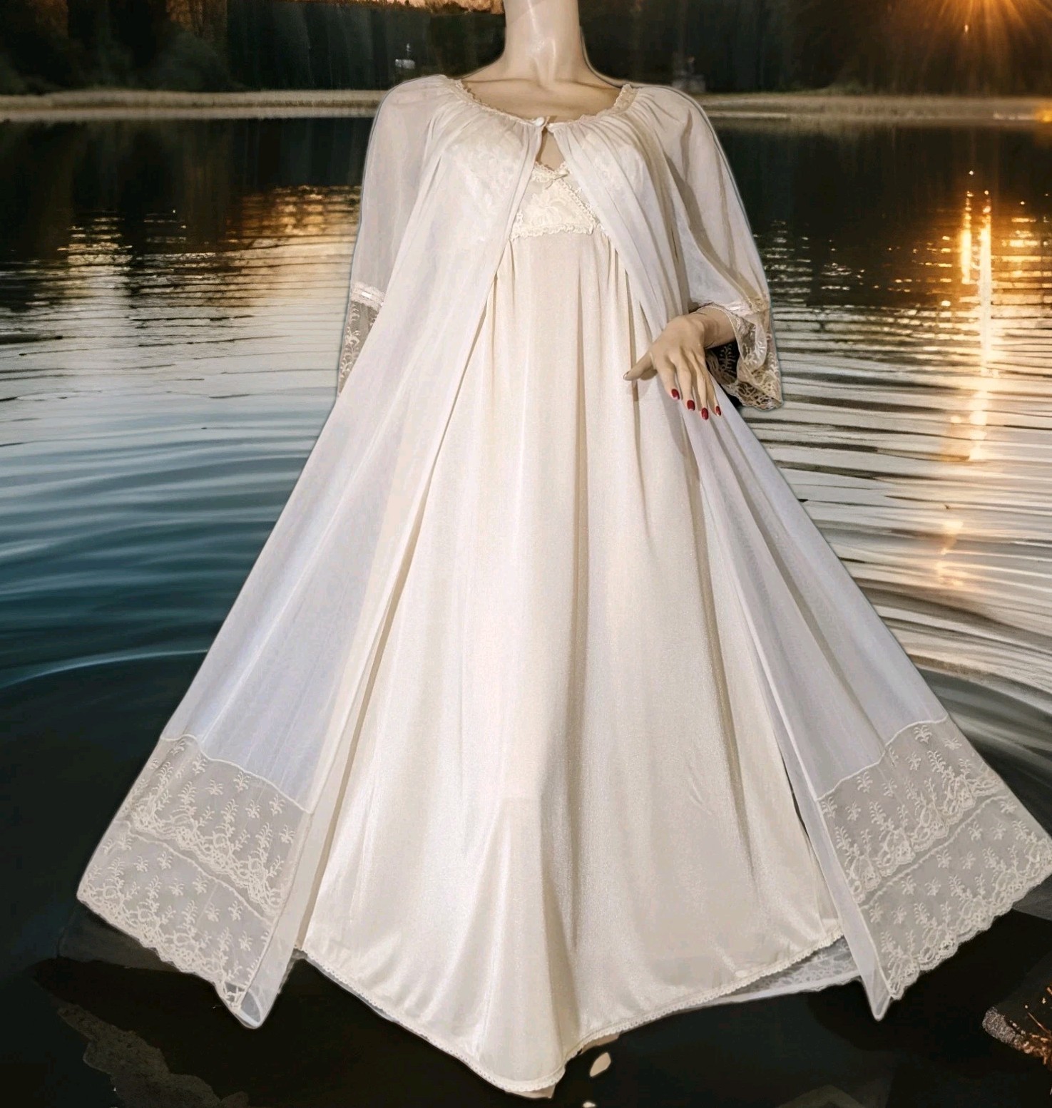 Vintage Jenelle Stunning Lace Dressing Gown Peignoir Robe & Romantic Nightgown M