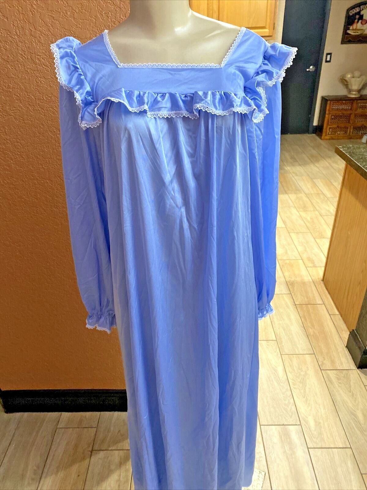 Vtg LE VOY’S Sheer Nylon LINGERIE GRANNY STYLE LACE TRIM SM BLUE Y9