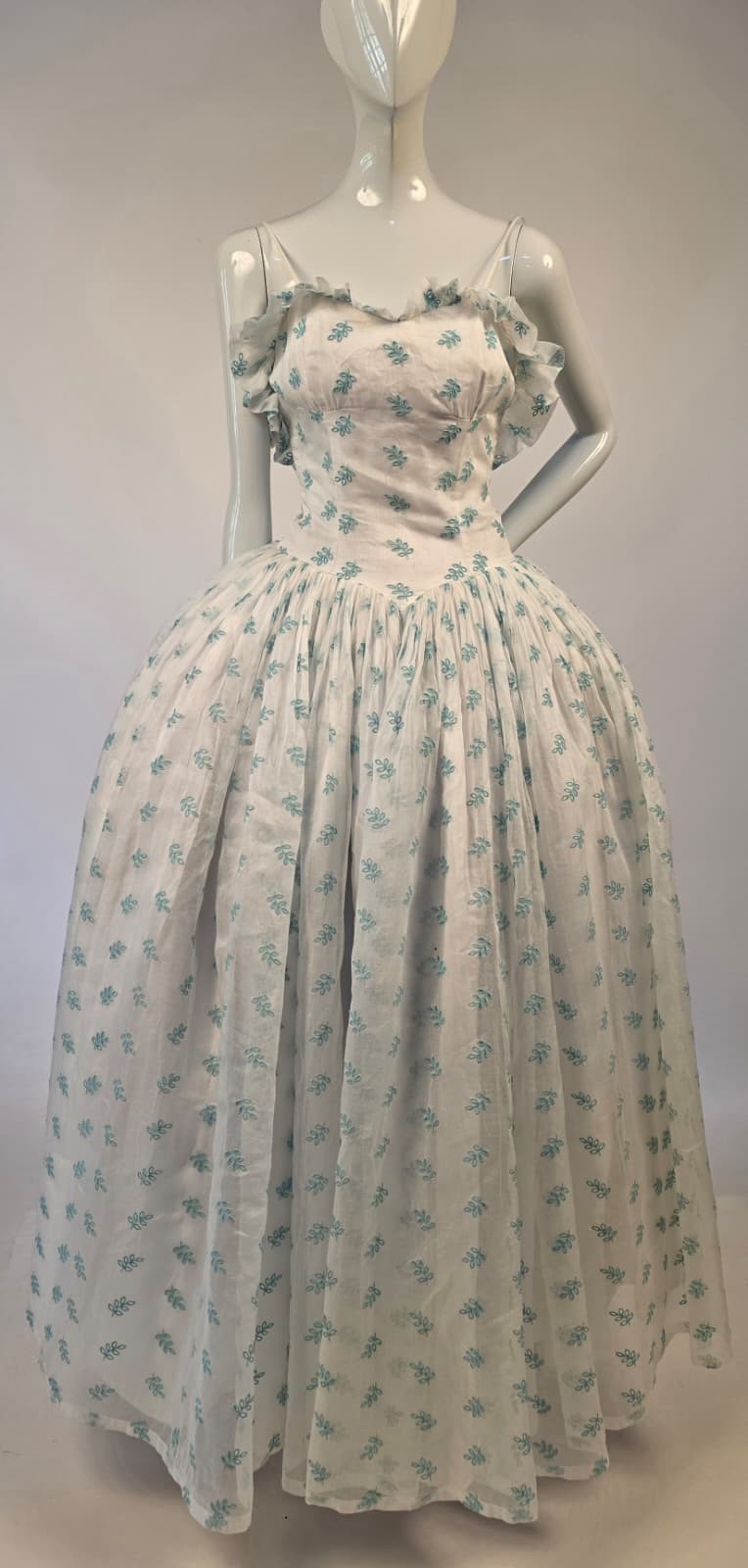 ROMANTIC 1940’S TEAL EYELET HOLE EMBR COTTON ORGANDY DRESS W RUFFLE TRIM TOP