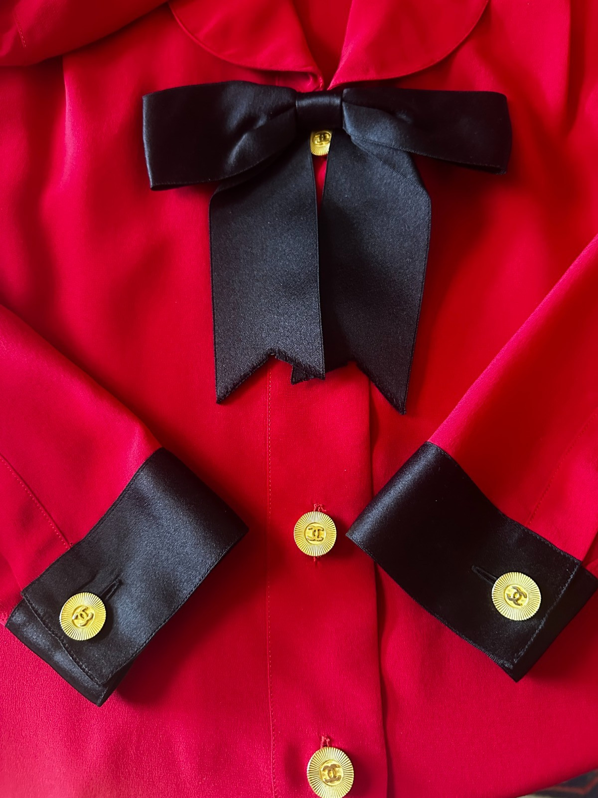 CHANEL VTG BLOUSE RED SILK WITH BLACK TRIM & PROMINENT LOGO BUTTONS M/L