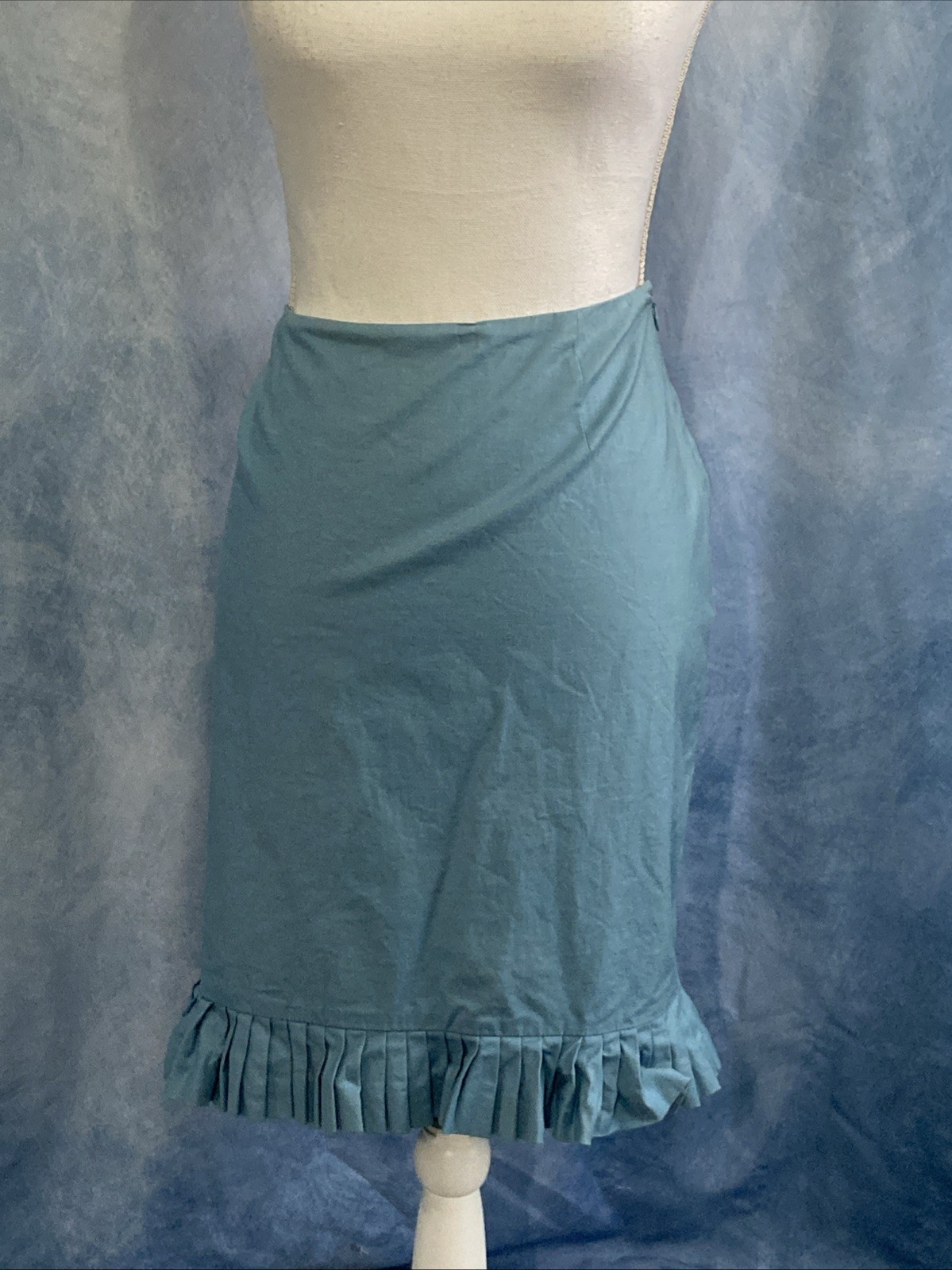 Vintage 1990s ALFANI Skirt Size 6 Light Blue Cotton Silk Blend Lined Ruffle Hem