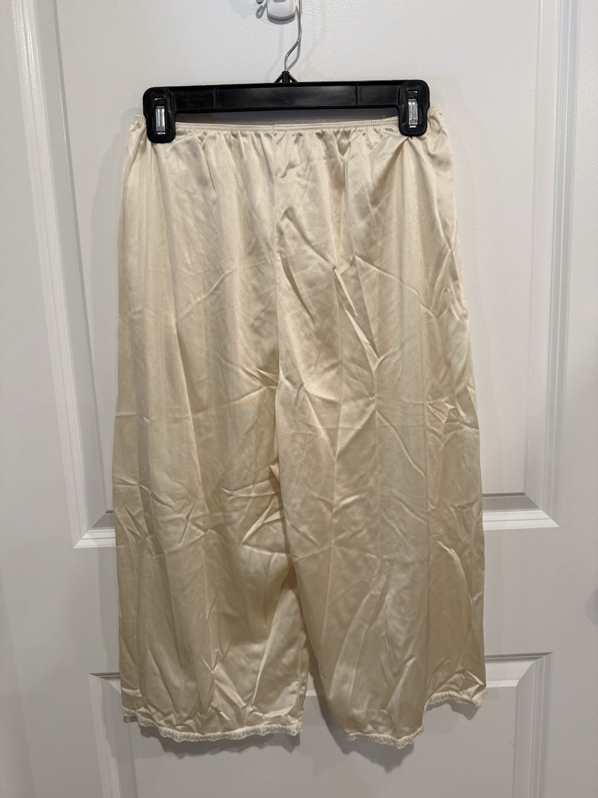 Vintage Bali Ivory Slip Shorts Medium Antron Nylon Pettipants Bloomers Modest