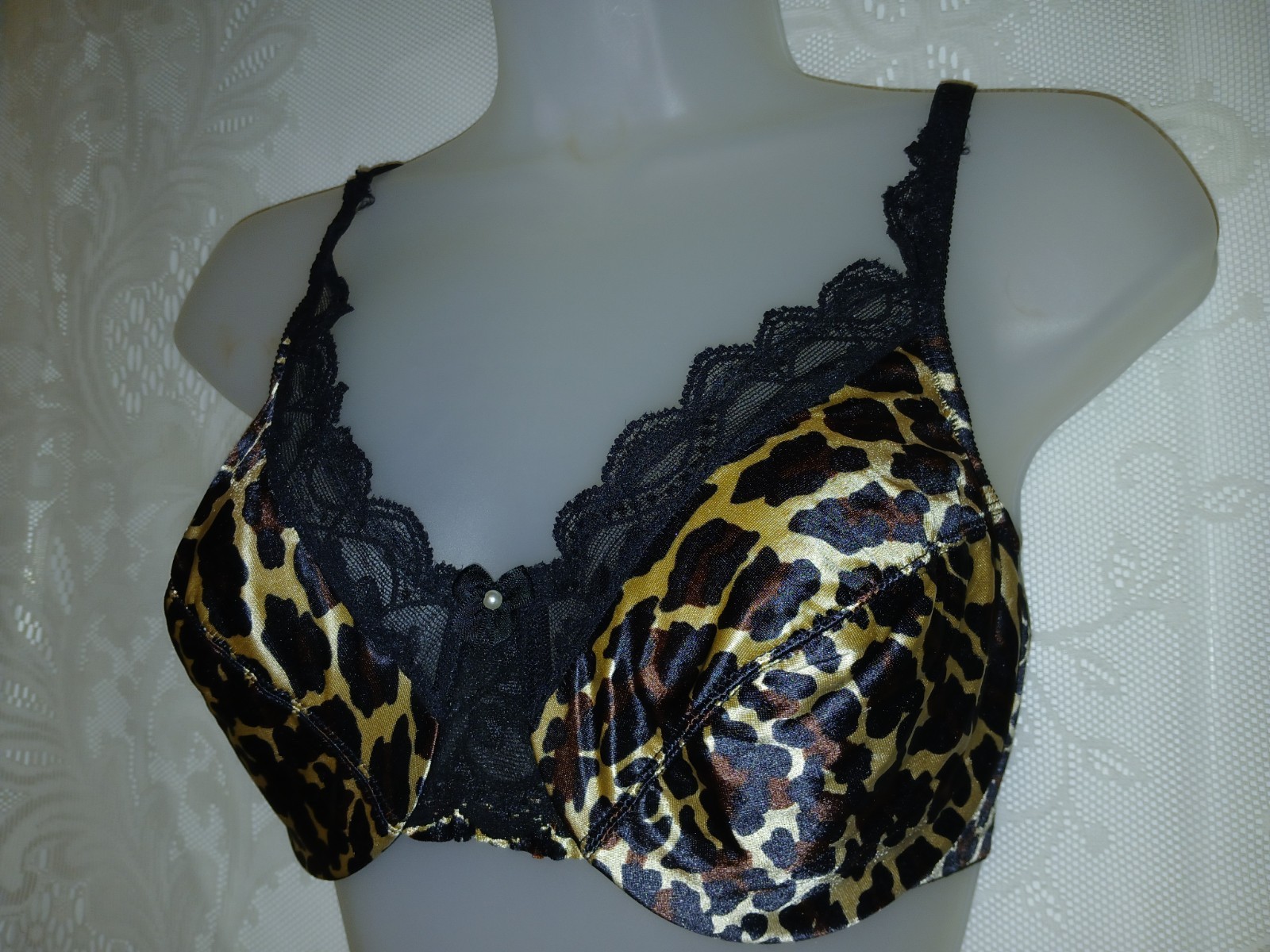 Vintage 80s Vanity Fair Leopard Satin Wet Look Nylon Underwire Bra 36D