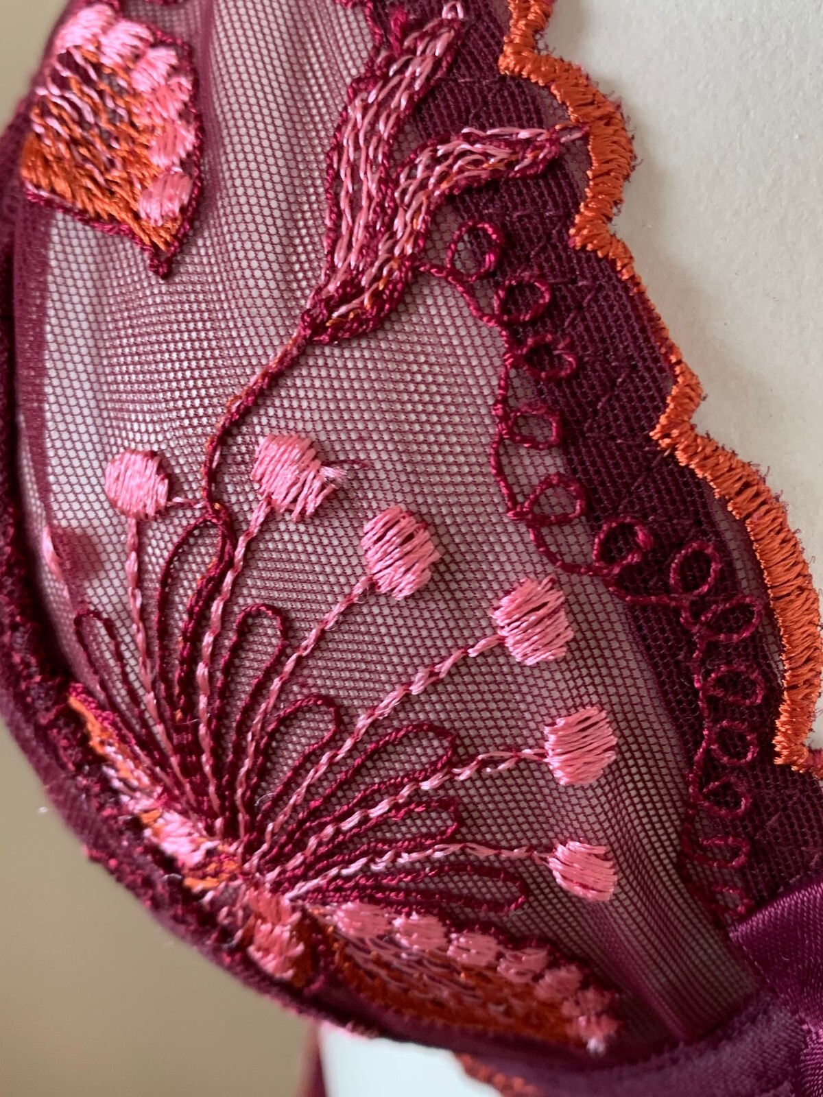 VINTAGE SIMONE PERELE ~ MERLOT EMBROIDERED FLORENCE UNDERWIRE BRA ~ SIZE 34C
