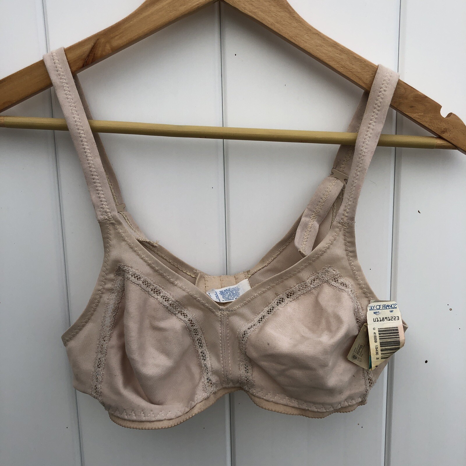 Women’s Beige Lace Bra Lily of France 34A