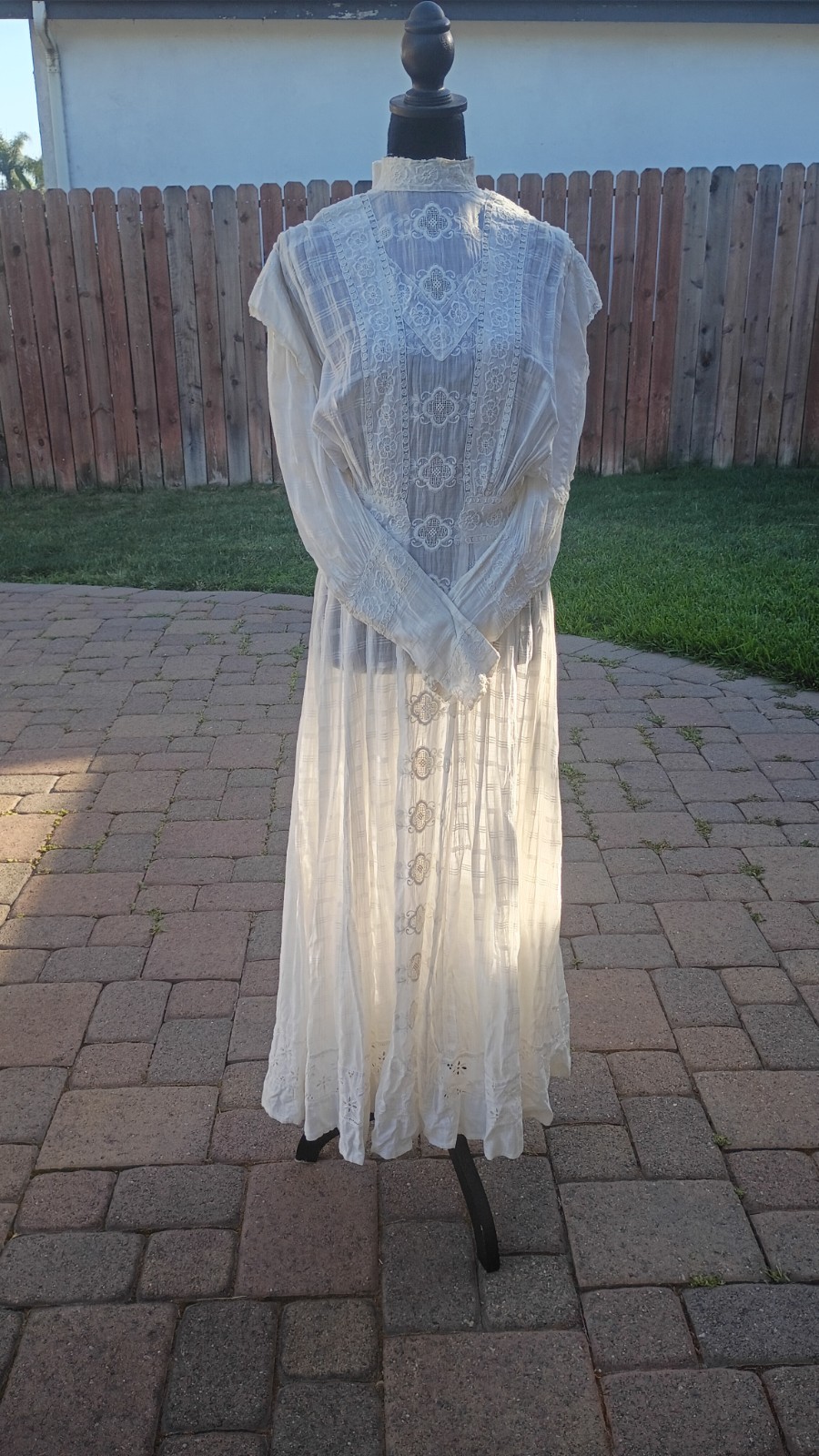 Antique Edwardian 1900-1910 White Cotton Batiste Whitework Embroidery Tea Gown