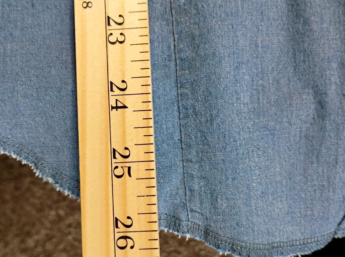 Vintage Wrangler Denim Pearl Snap Shirt~Custom Frayed Hem~Signature Pkts Size S