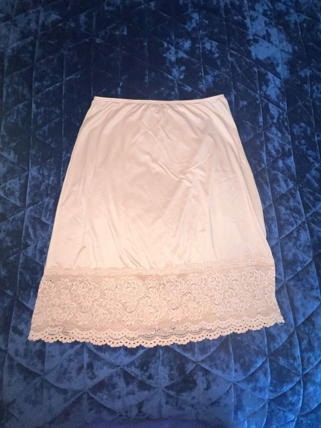 Vanity Fair Radiant Collection Lace Trim Half Slip