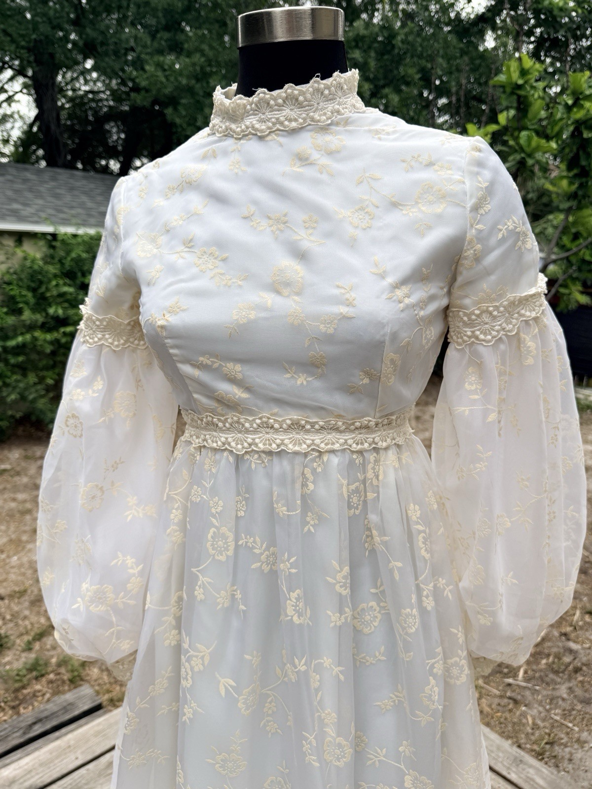 Vintage 1960s Lorrie Deb Floral Balloon Sleeve Prairie Princess Wedding Dress