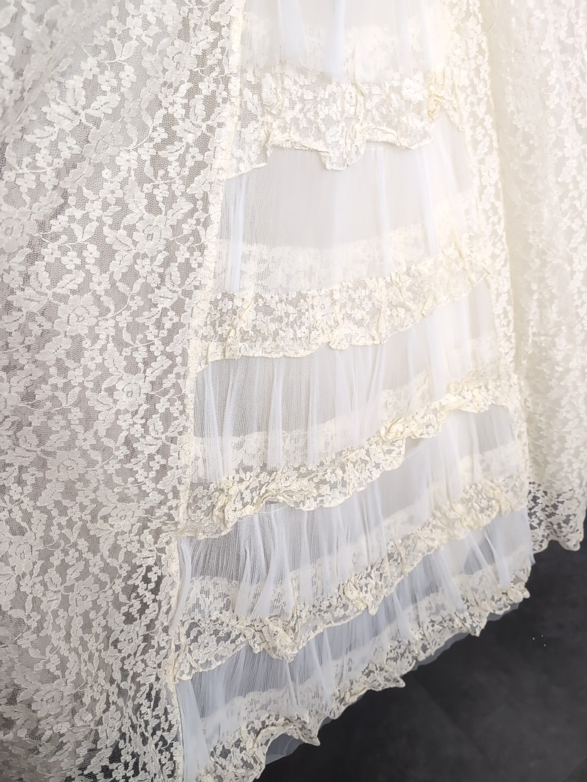 50’s Lace & Pleated Tulle Long Sleeved Princess Prairie Wedding Dress Beads