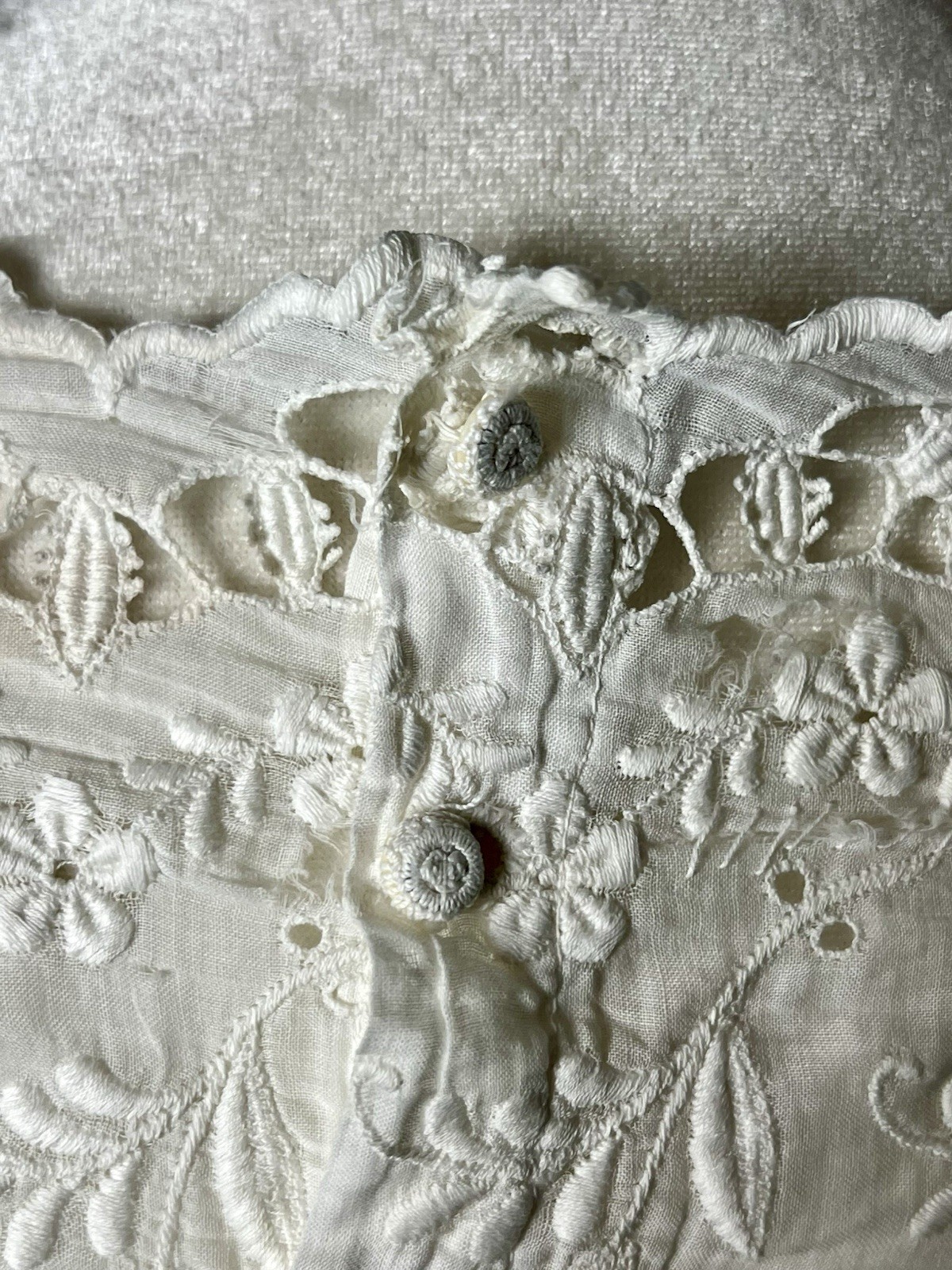 Antique 1900s Edwardian White Cotton Lawn Tea Dress Embroidered Lace Cutwork S/M