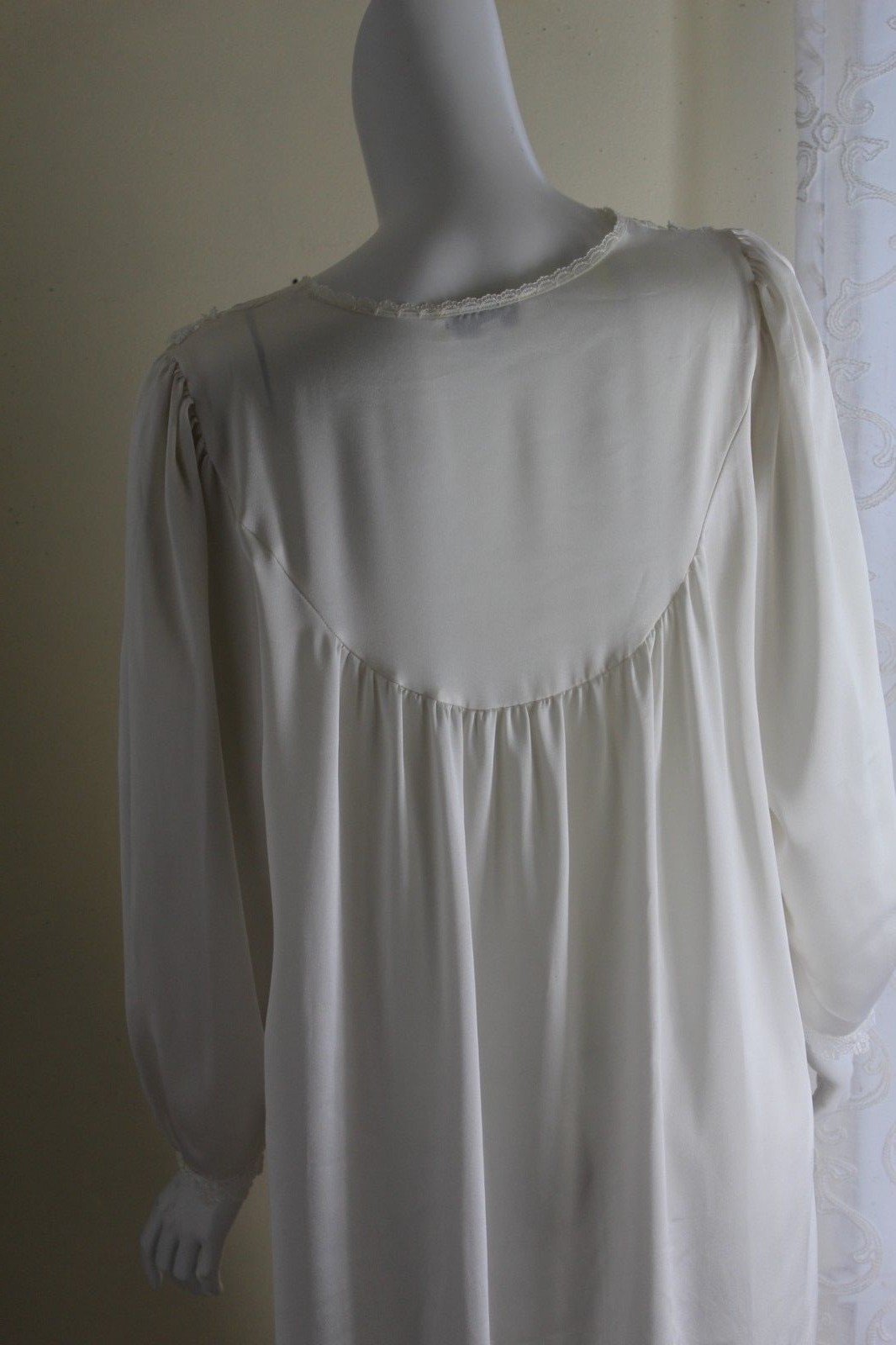 CHRISTIAN DIOR S or M Neiman Marcus Silky Ivory Lace Vintage Gown Nightie