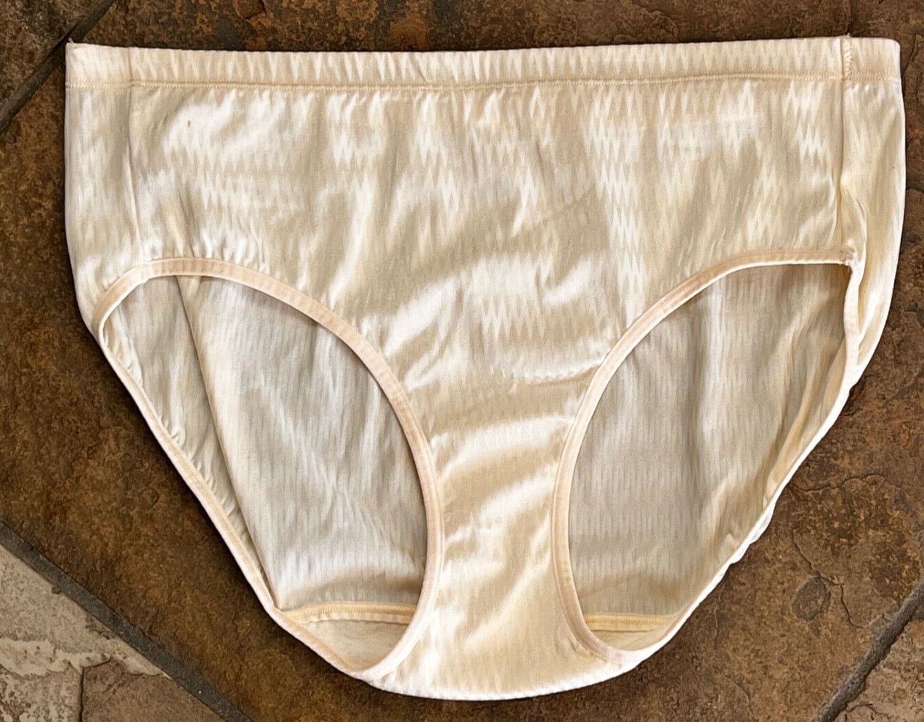 Vanity Fair Large Ivory BODY Ribbed Silky Mid Hi Cut Brief Panties #18457 Disc’t
