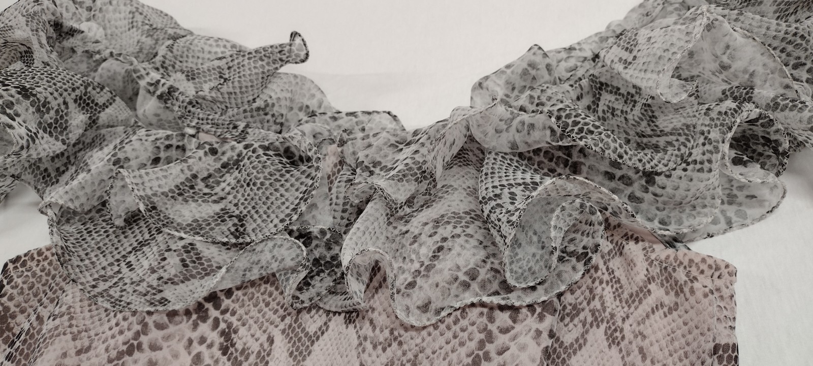 Gray Snakeskin Chiffon Dress Ruffles Flamboyant Dolly Busty Size S/M 1980s