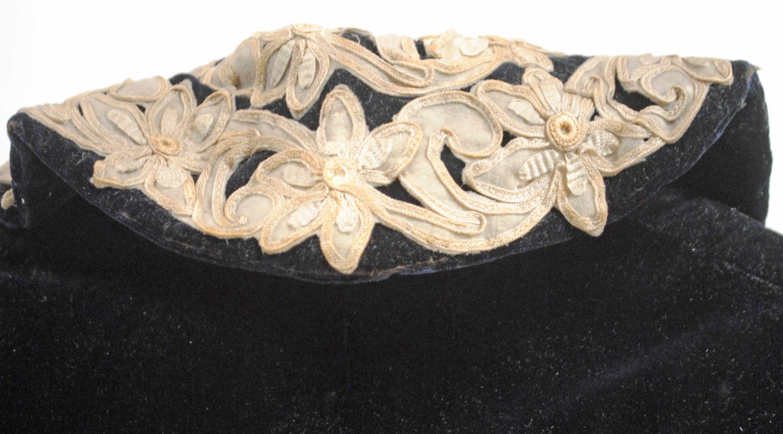 VICTORIAN BLACK VELVET BODICE JACKET WITH TAPE LACE, CIRCA 1880s