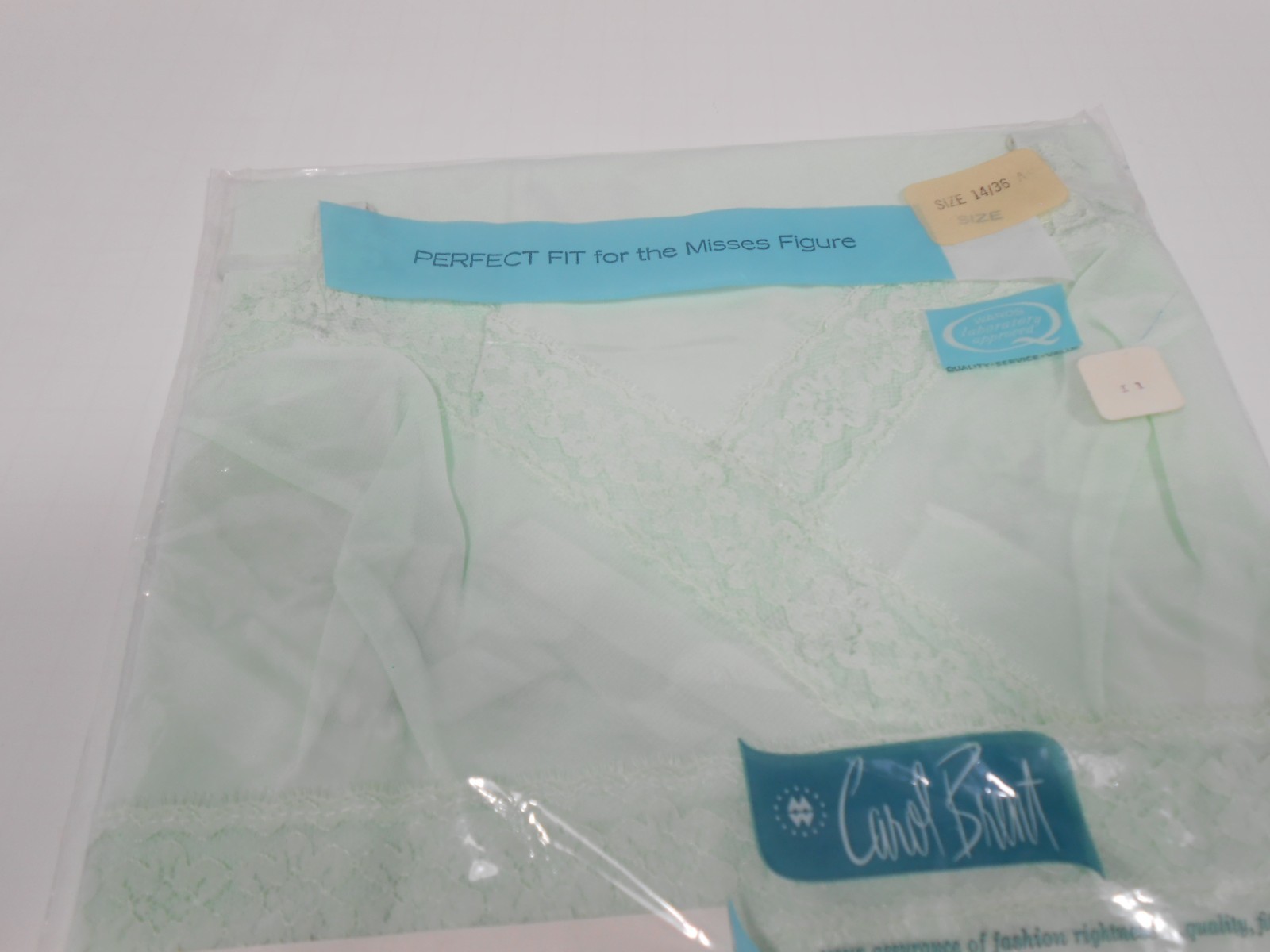 Vtg 60s NEW Carol Brent Full Slip Montgomery Ward 100% Nylon, Lace Sz: 14/36