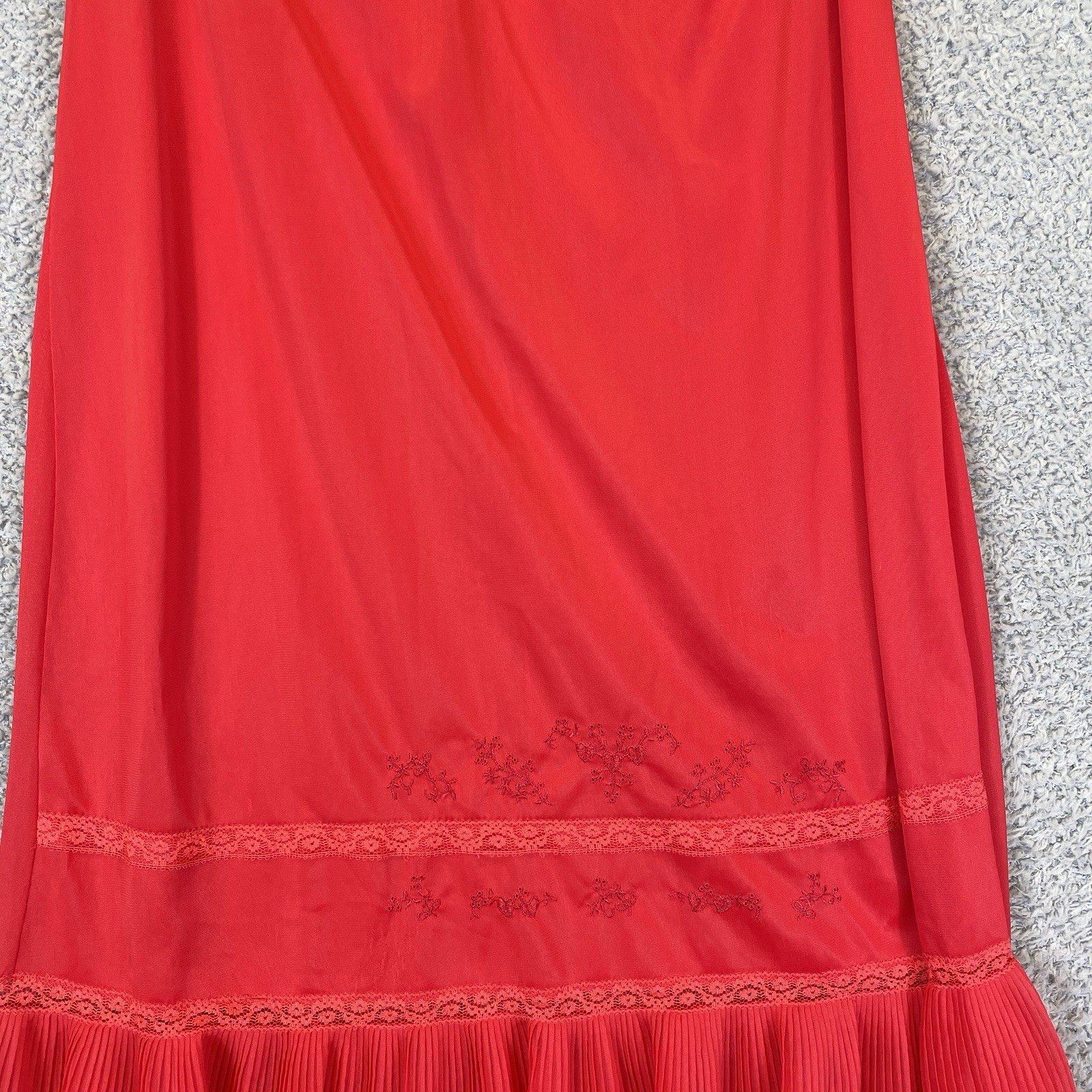 Vintage Nan Flower Originals Red Embroidered Pleated Half Slip Skirt Size Small