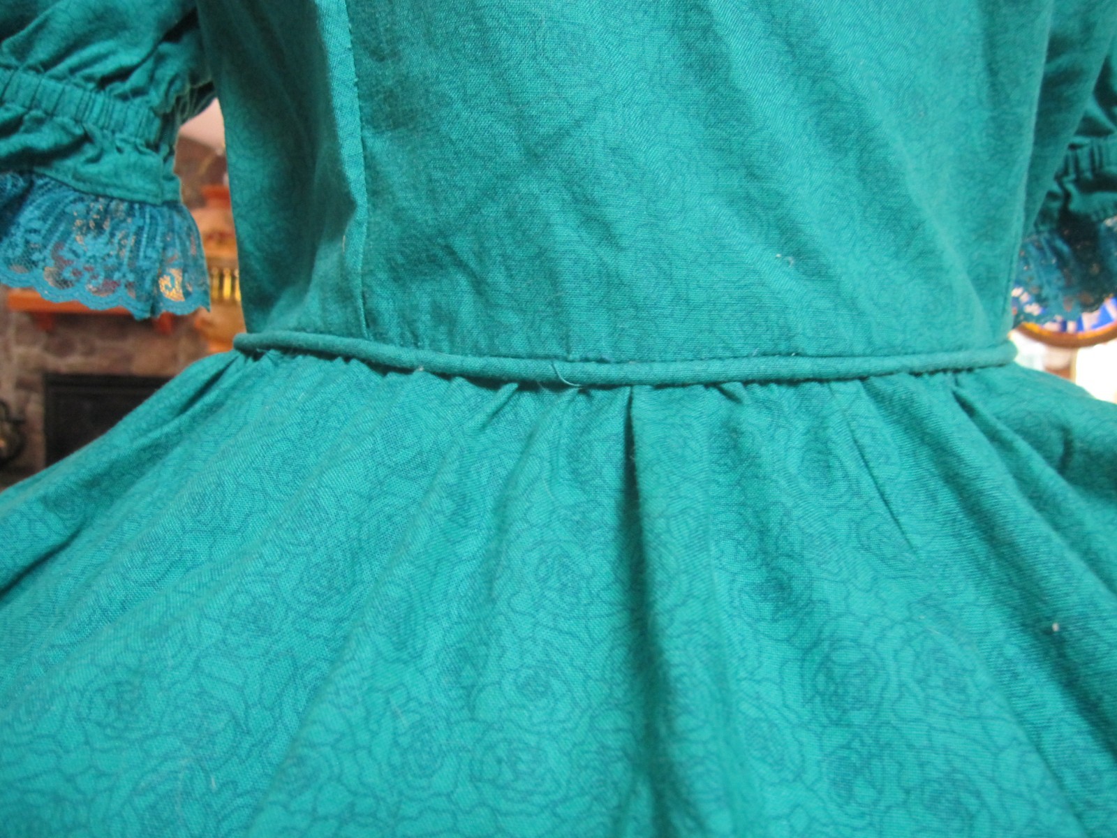 Vtg SQUARE DANCE PRAIRIE DRESS Winter Green 5.5 “Ruffle &lace at bottom Sz 12/14